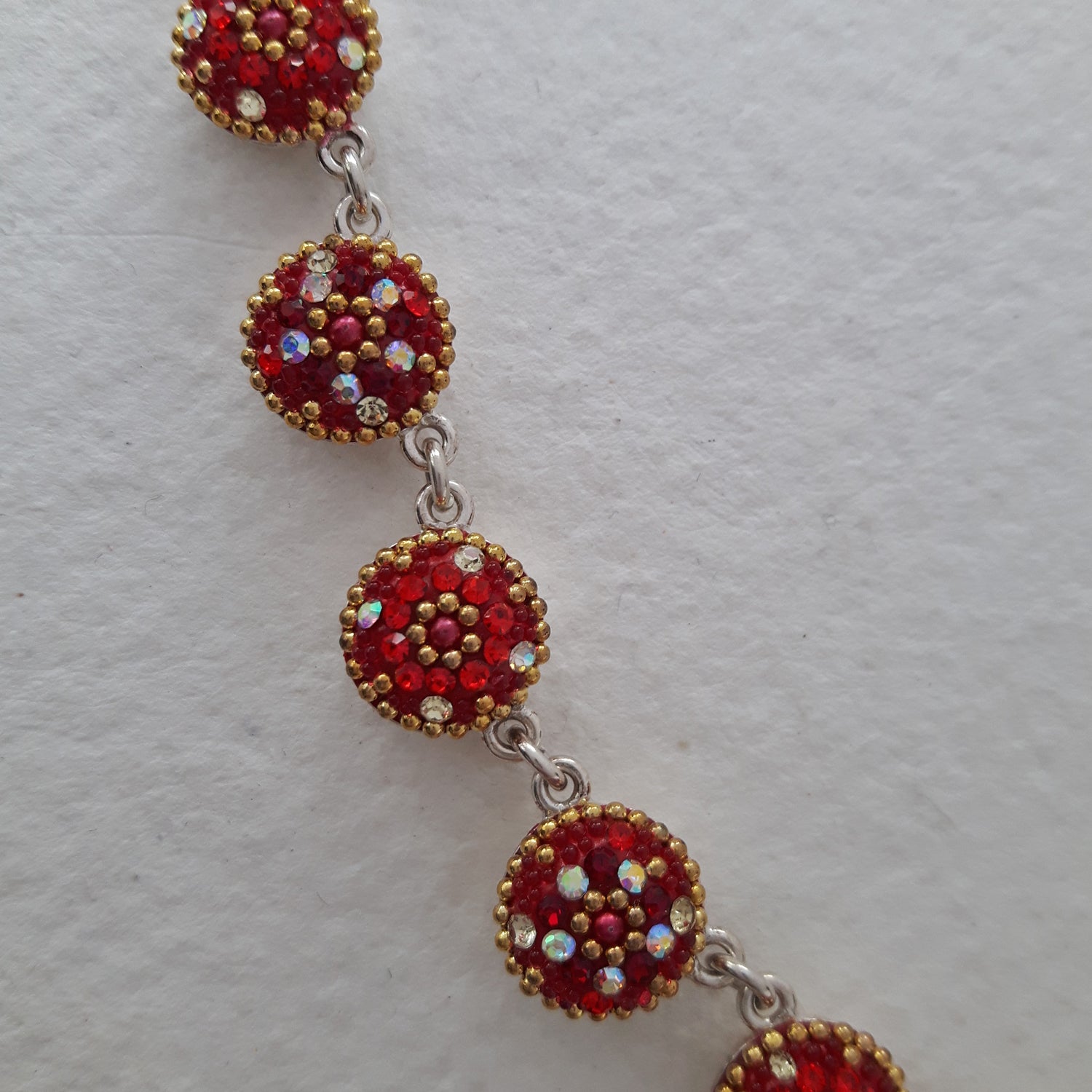 Allegra Red Rd Daisy Necklace