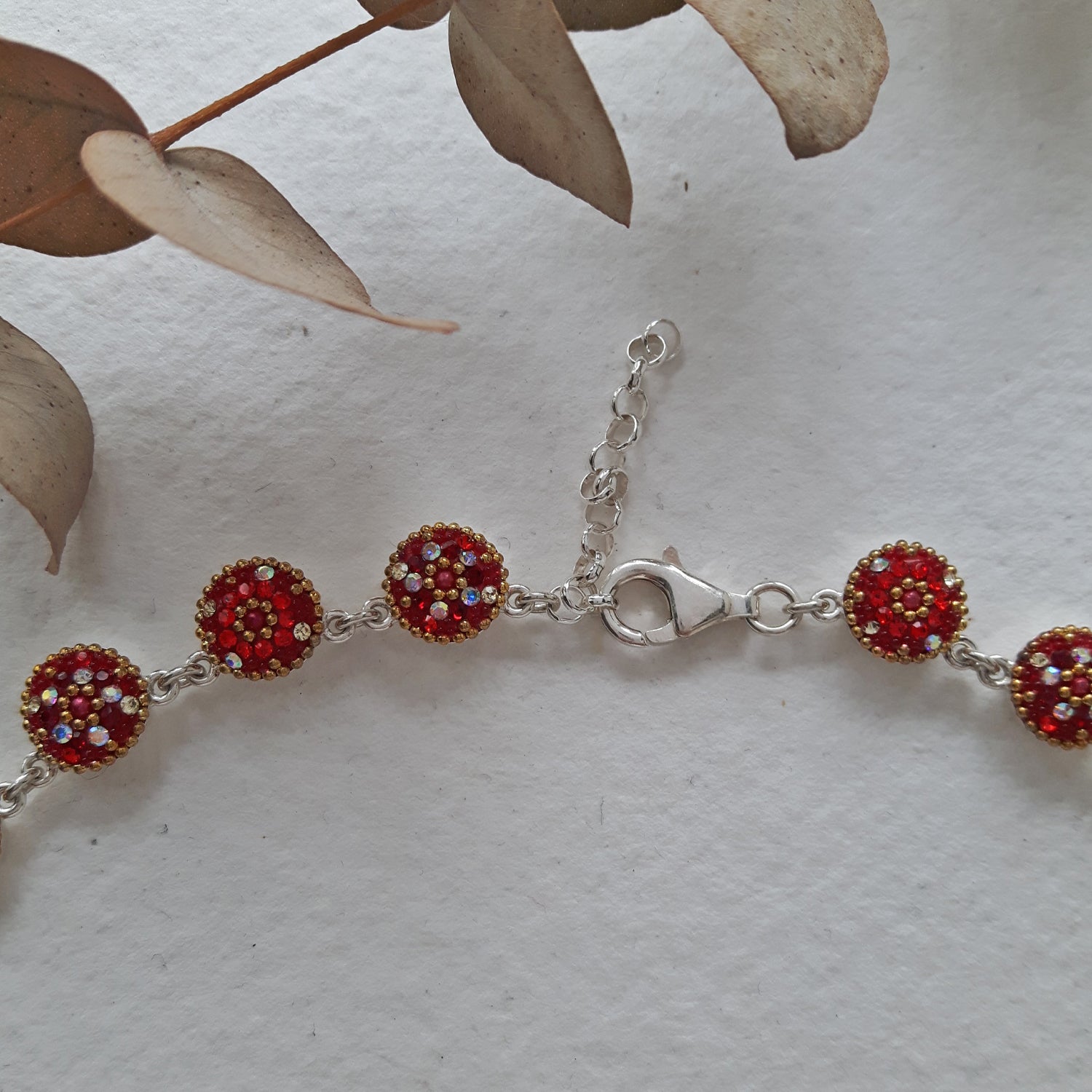 Allegra Red Rd Daisy Necklace