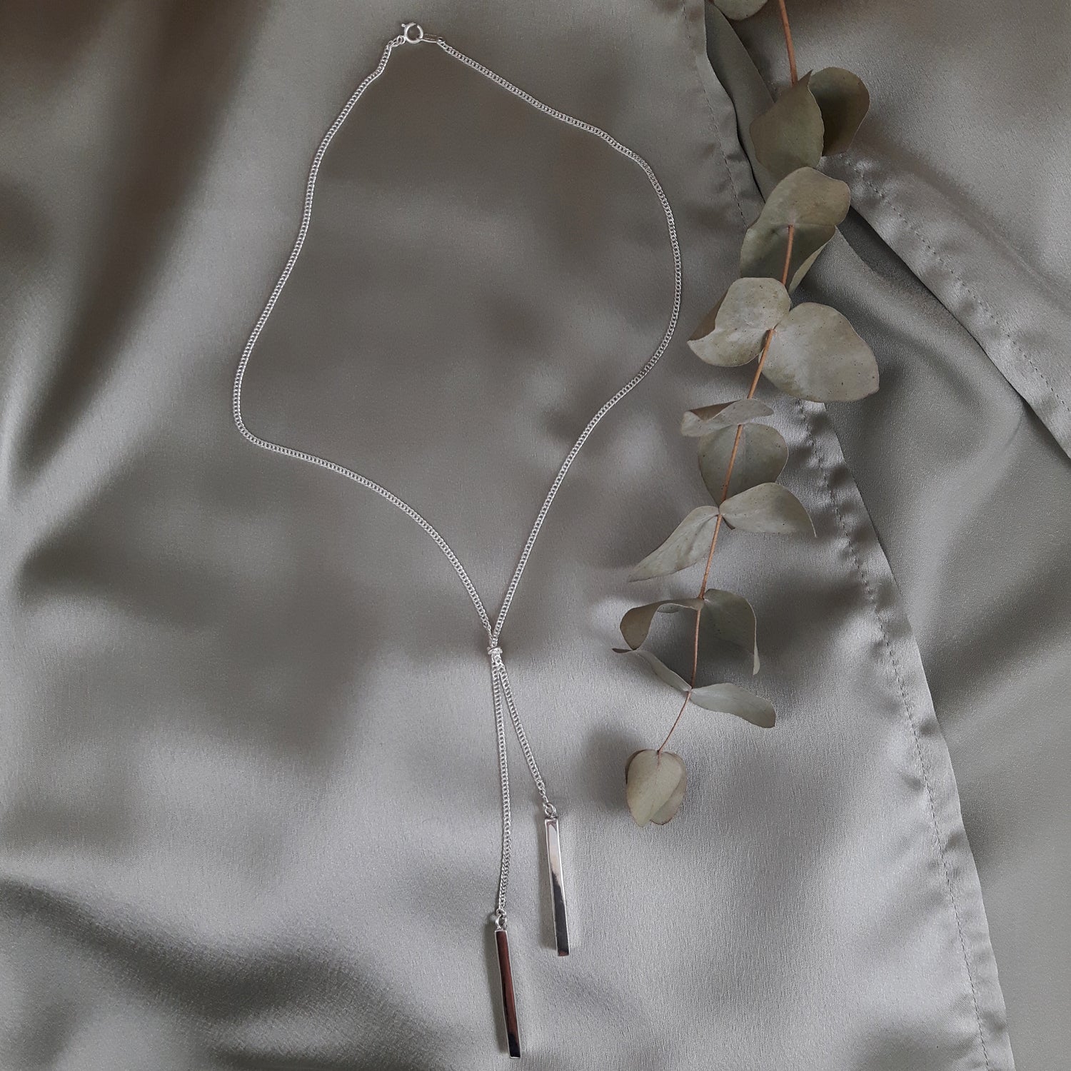 Ameli Lariat Chain Necklace