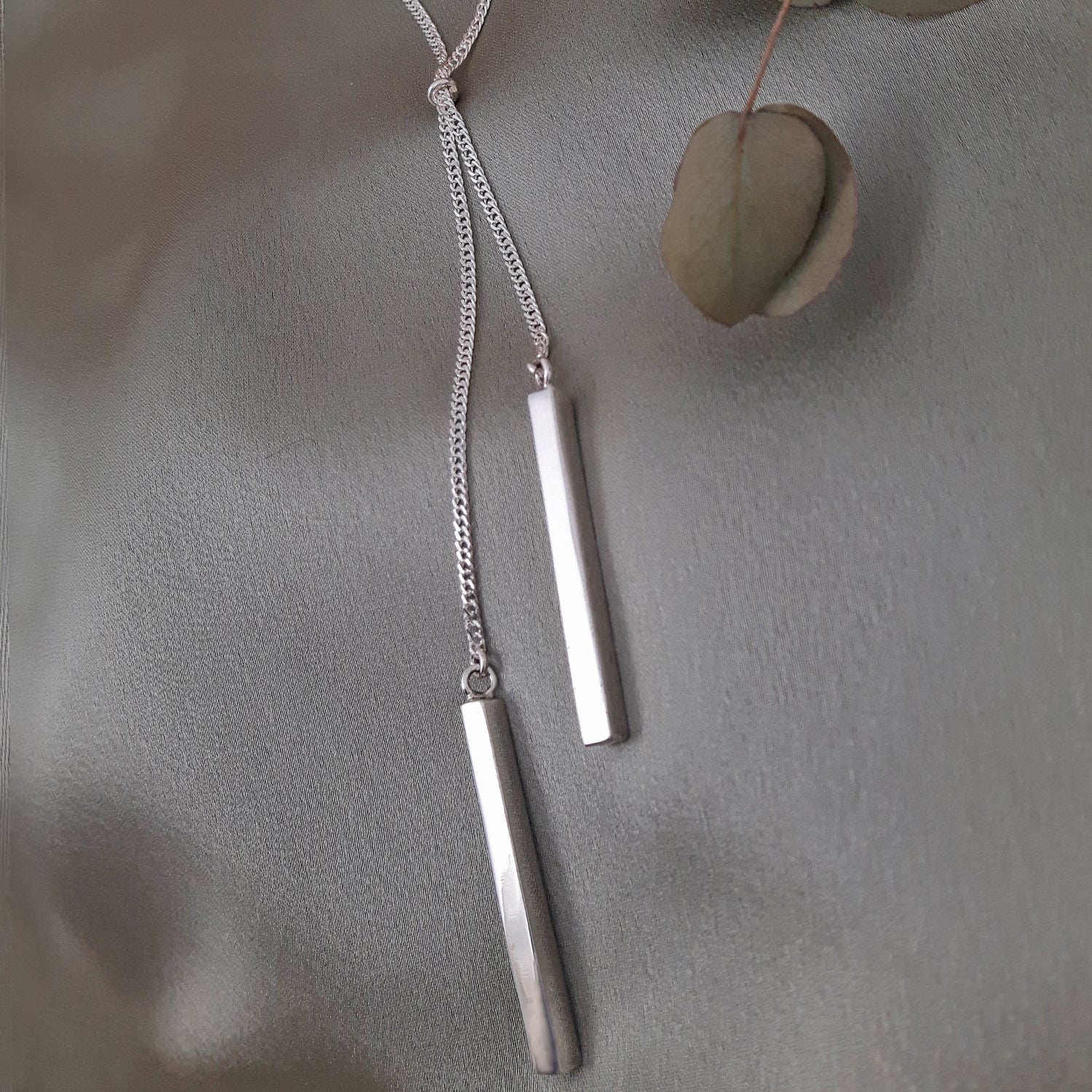 Ameli Lariat Chain Necklace