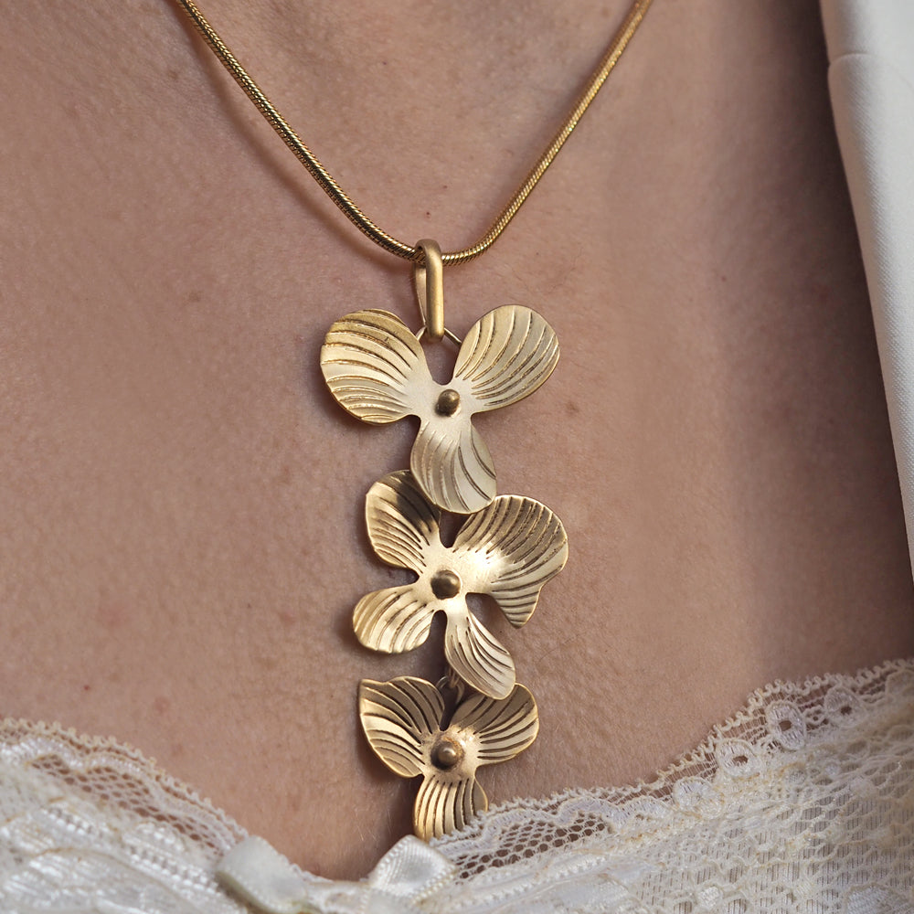 Viola Gold Pendant