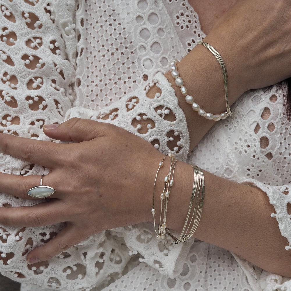 Evelyn 5 White Pearl Bracelet