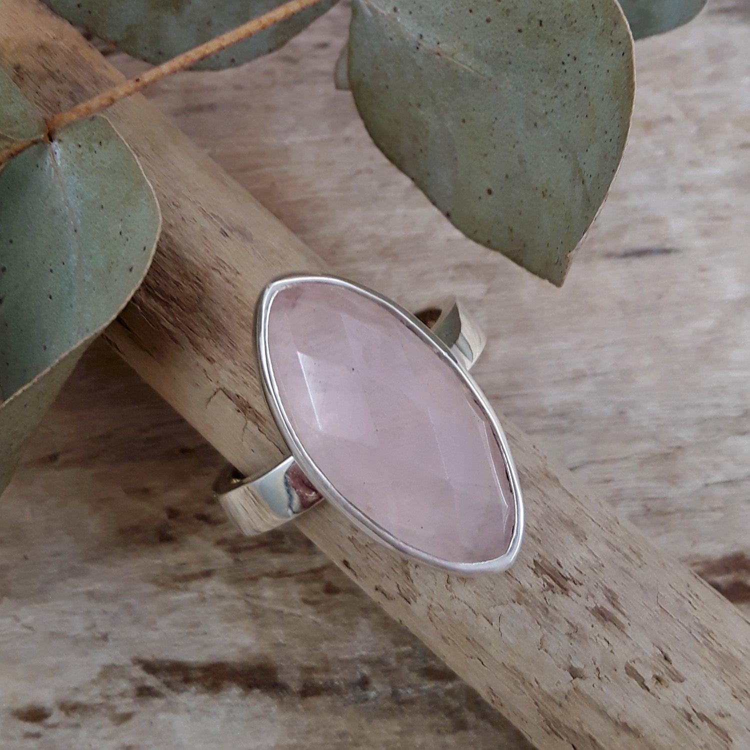 Elegance Leaf Rose Quartz Small Ring