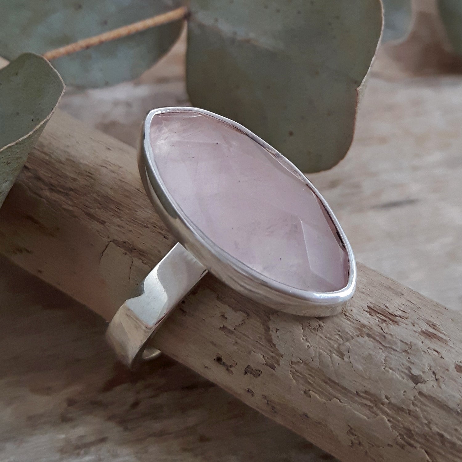 Elegance Leaf Rose Quartz Small Ring