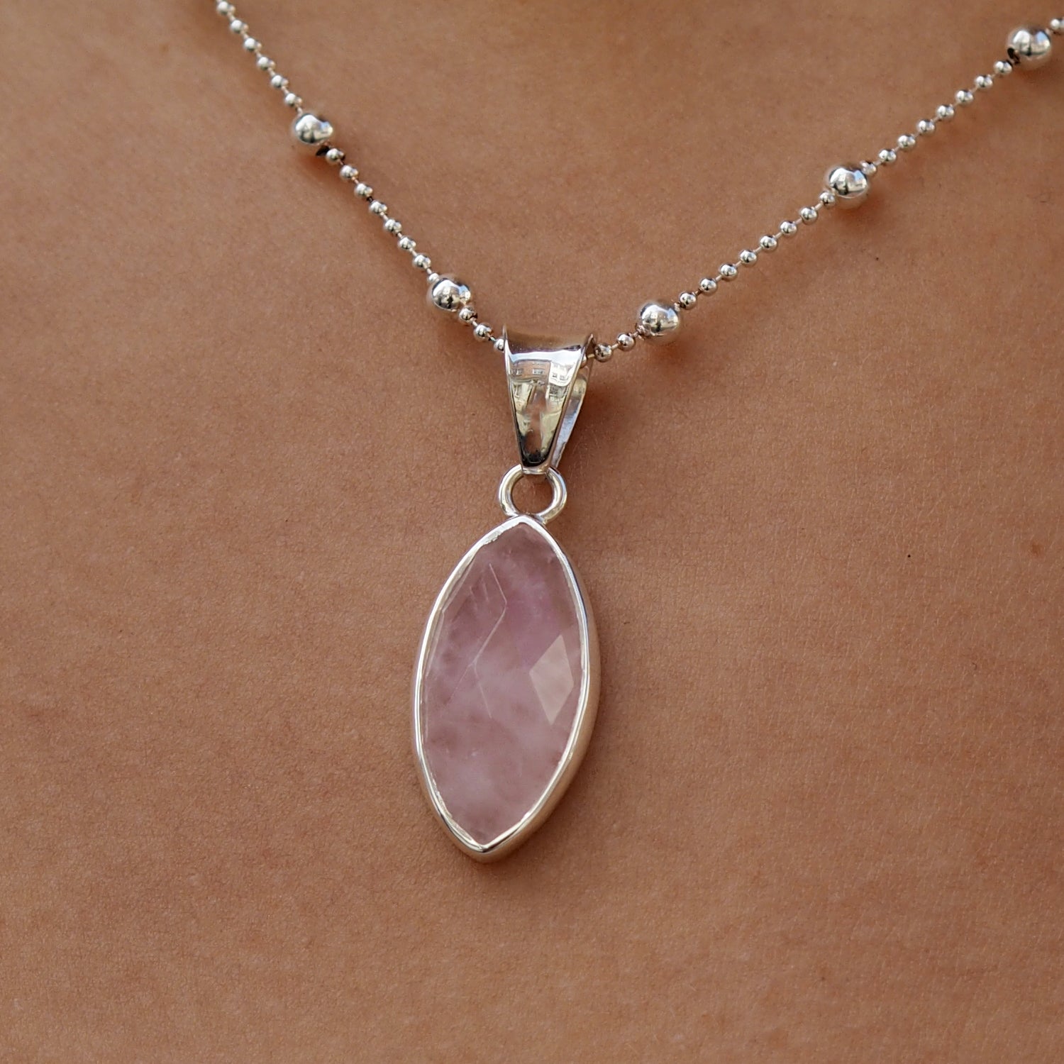 Elegance Rose Quartz Small Leaf Pendant