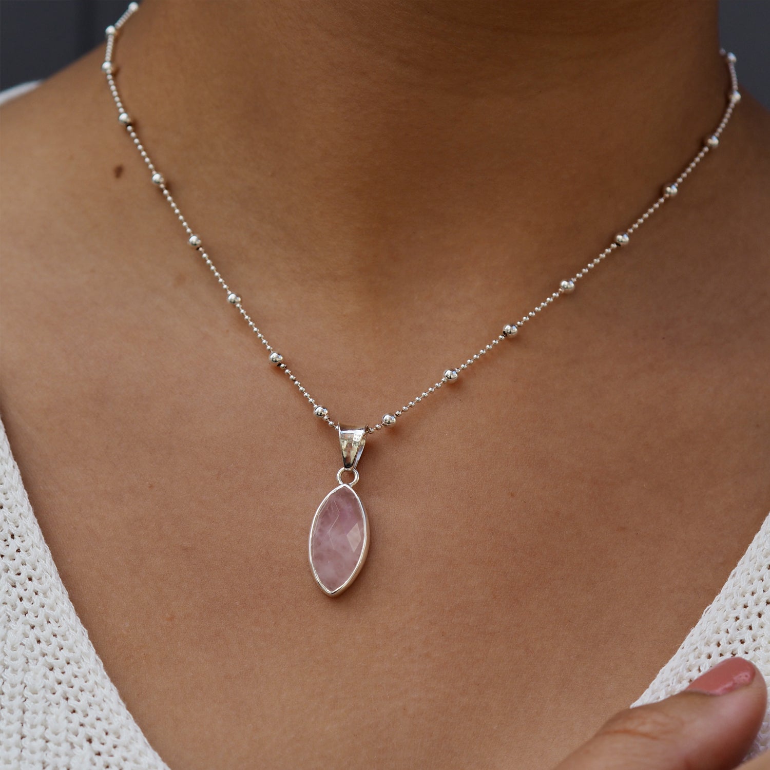Elegance Rose Quartz Small Leaf Pendant