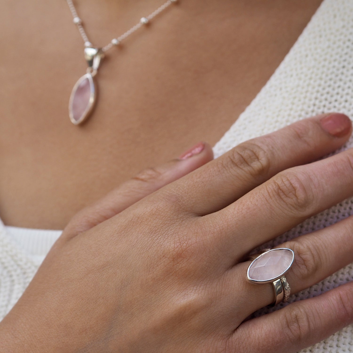 Elegance Leaf Rose Quartz Small Ring