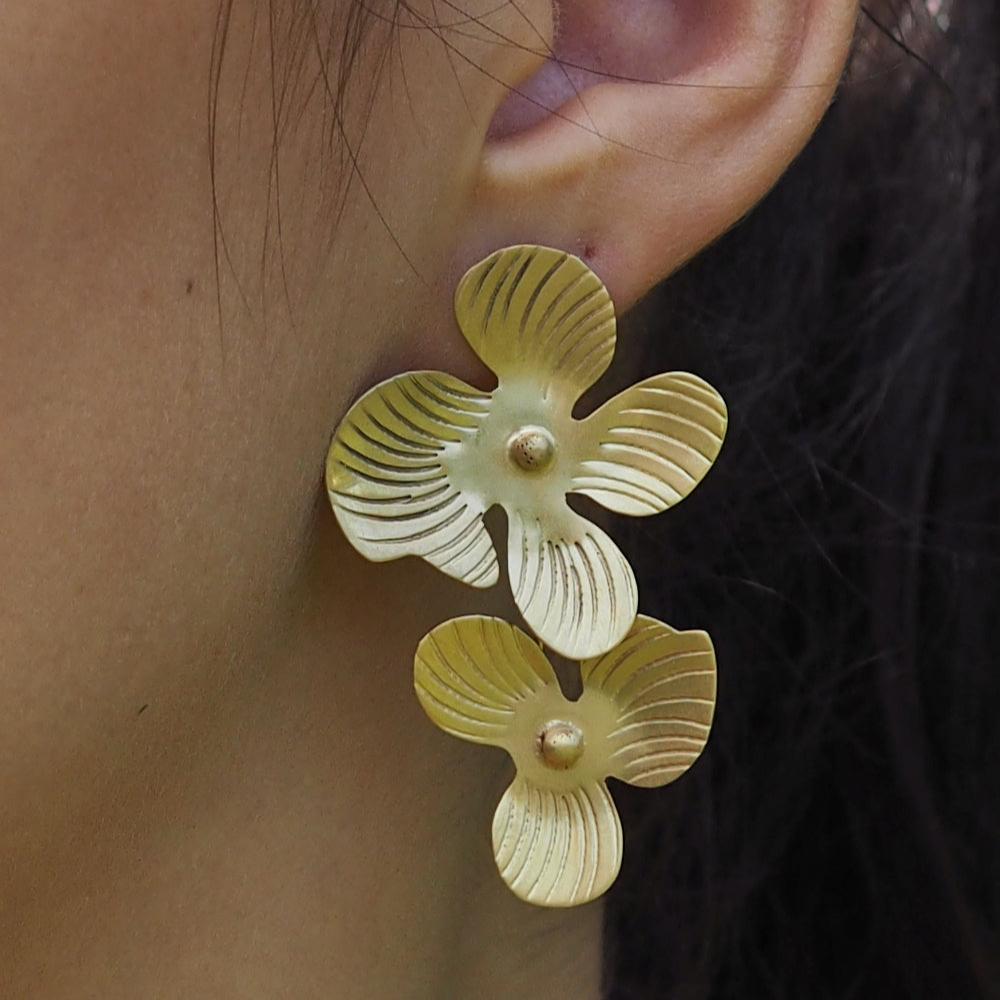 Viola Gold Large Stud Earrings