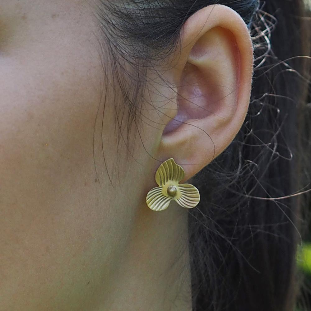 Viola Gold Small Stud Earrings