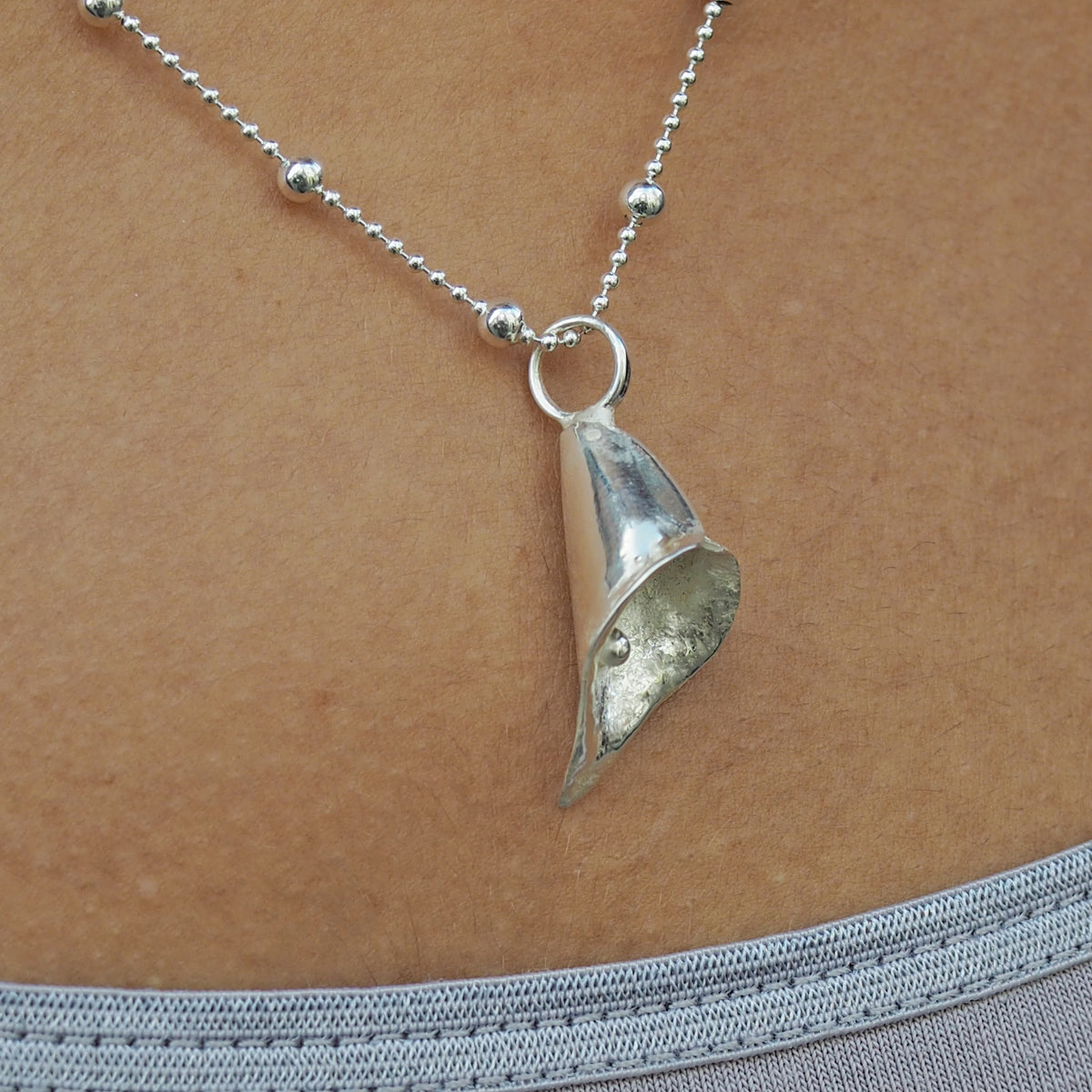 Foresta Calla Lily Pendant