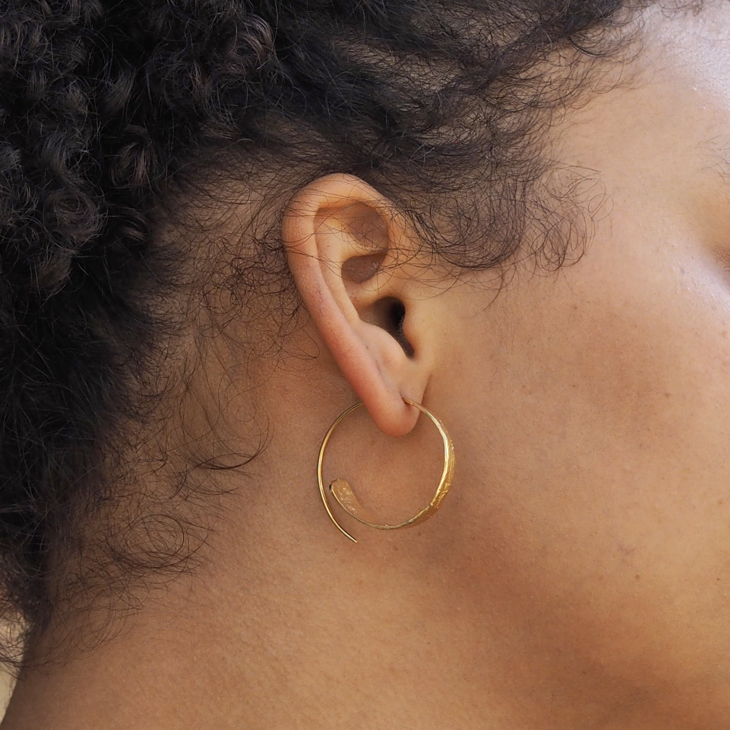 Foresta Divine Hoop Gold Earrings