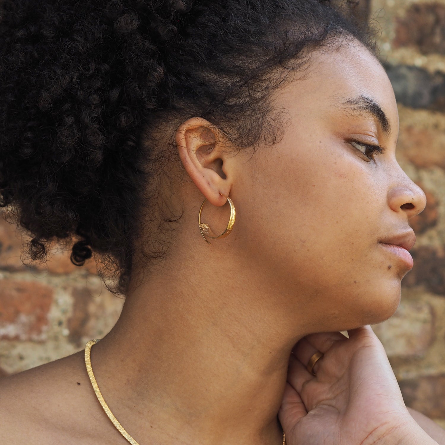 Foresta Divine Hoop Gold Earrings