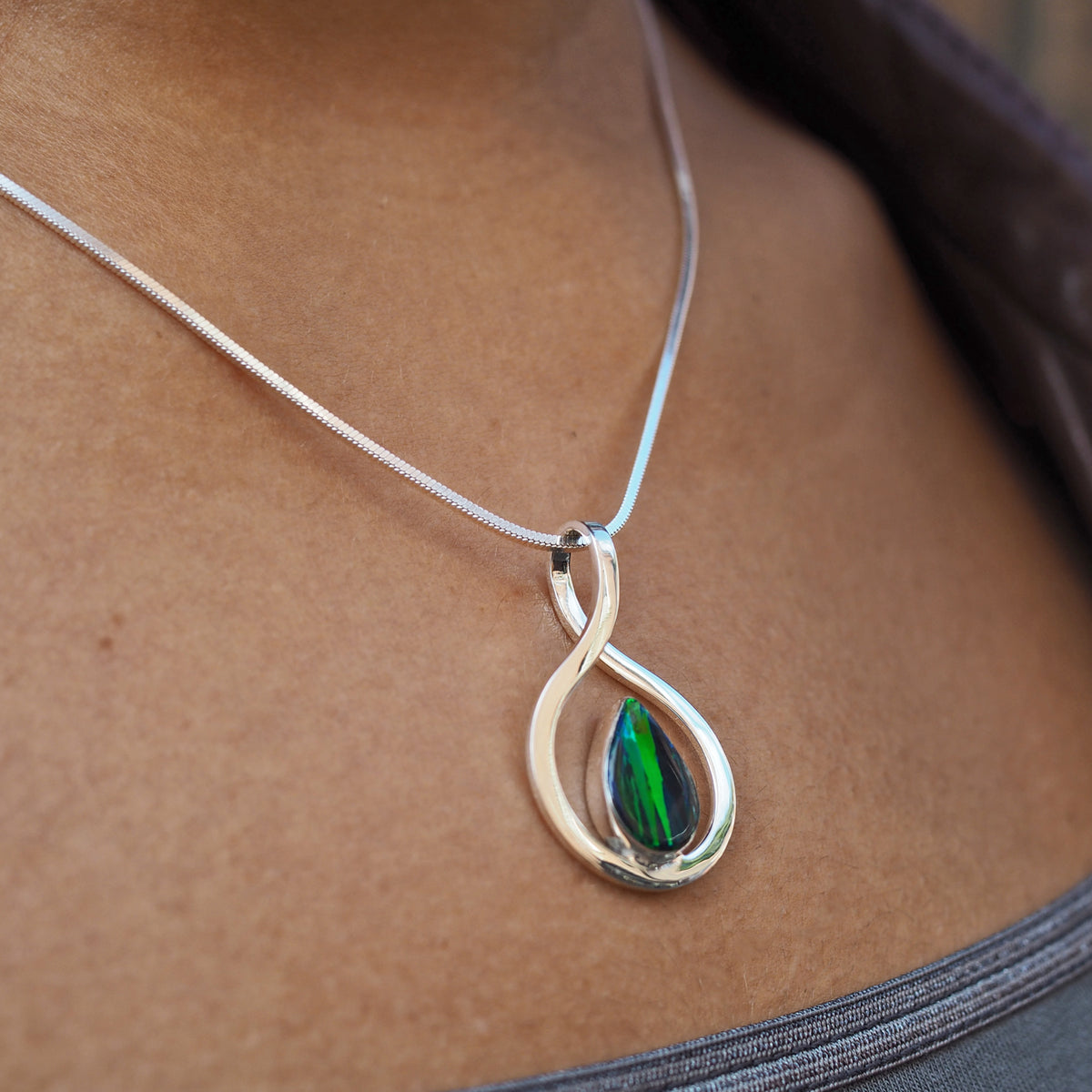 Flinder Emerald Renoir Pendant