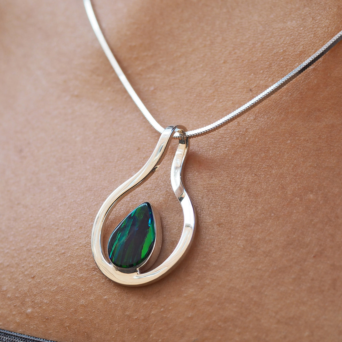 Flinder Emerald Renoir Pendant