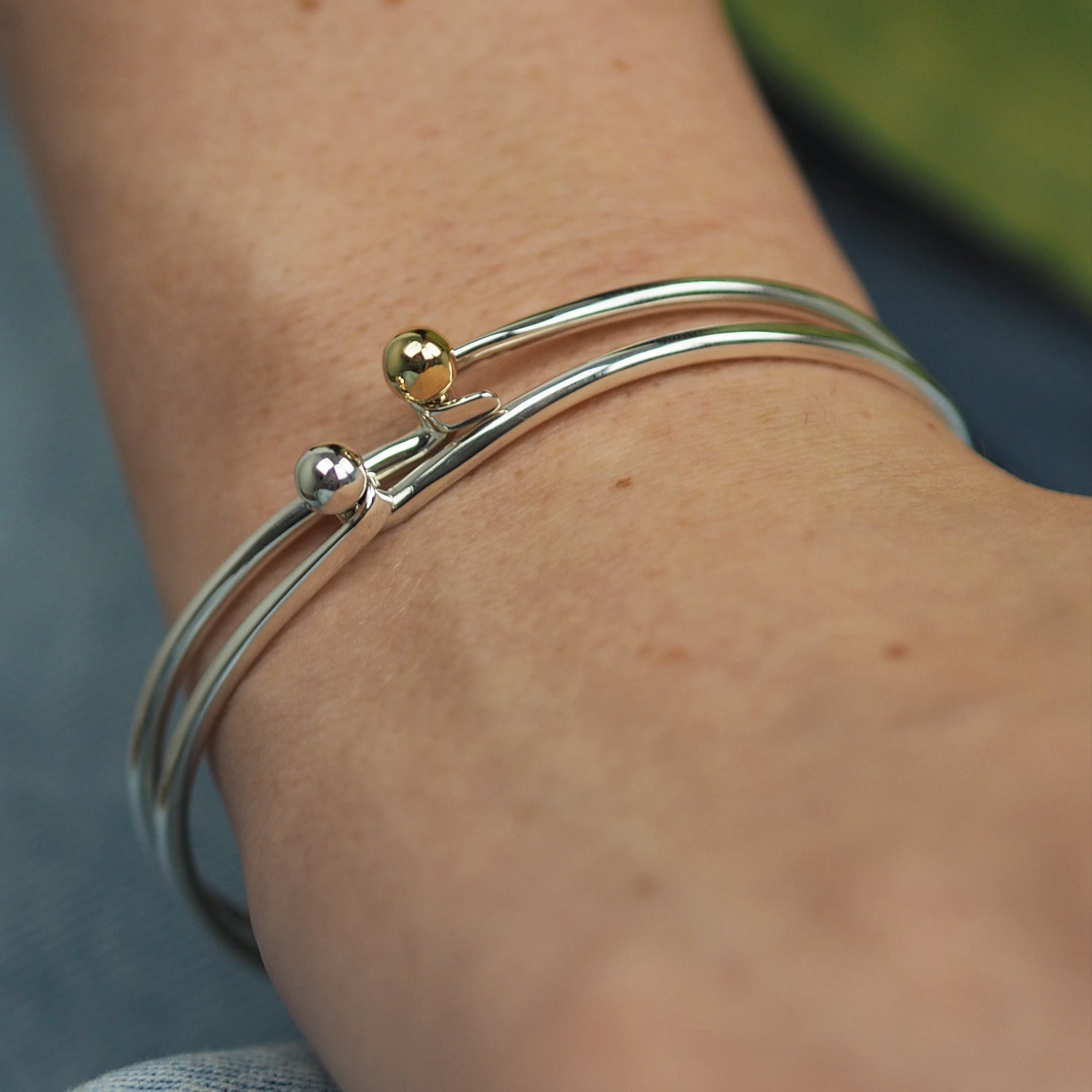 Flow Silver Tumbaga Dot Bangle