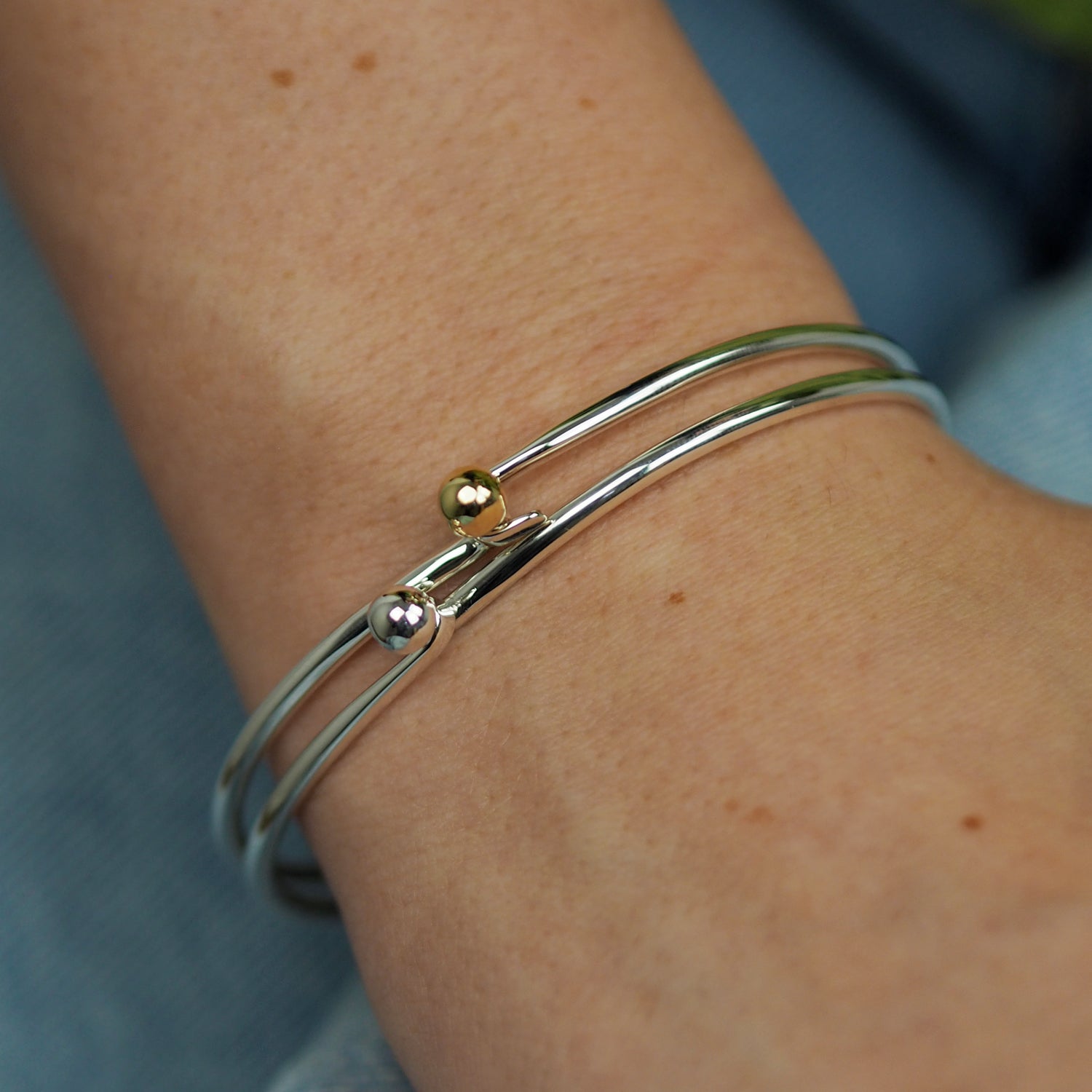 Flow Silver Tumbaga Dot Bangle