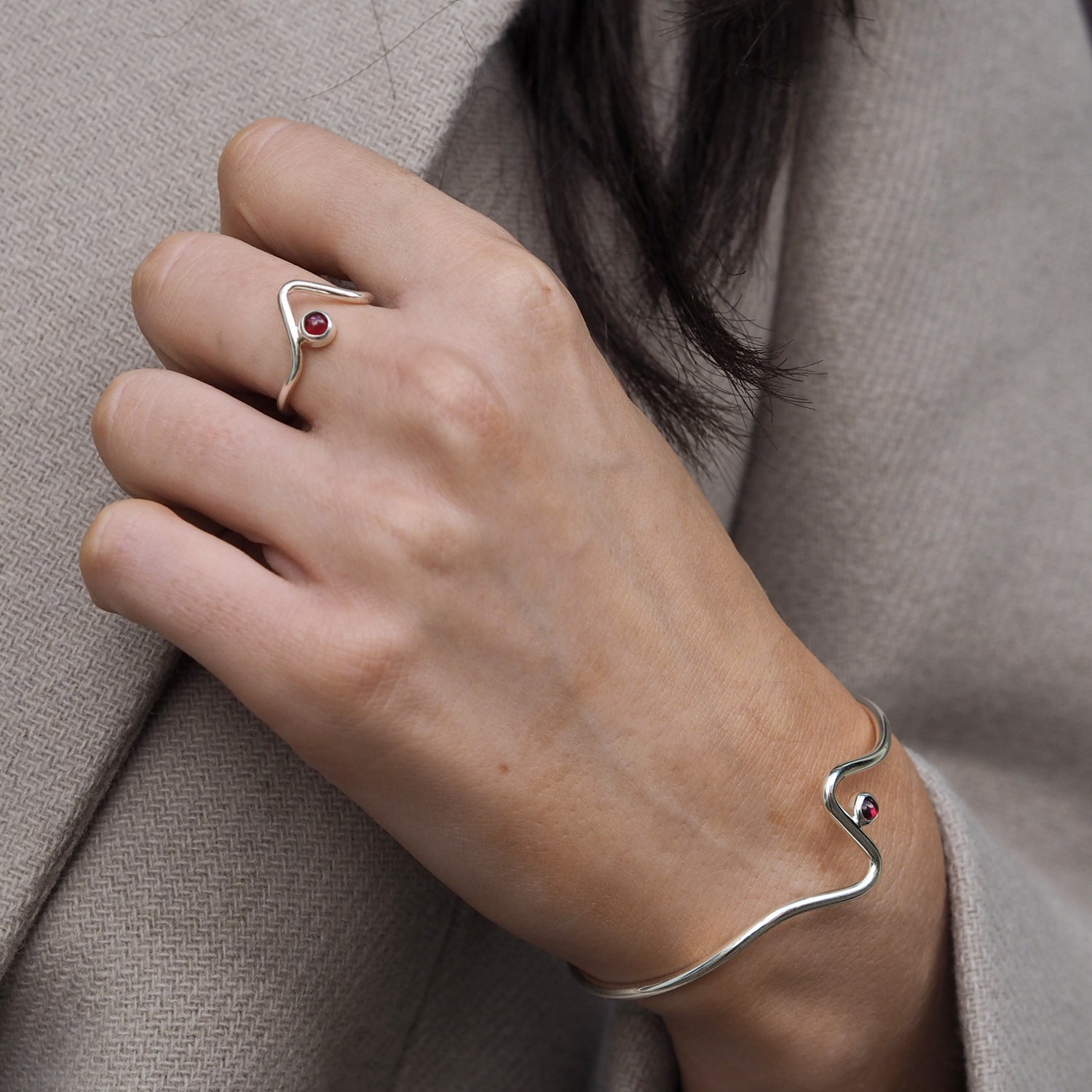 Linea Garnet Birthstone Cuff