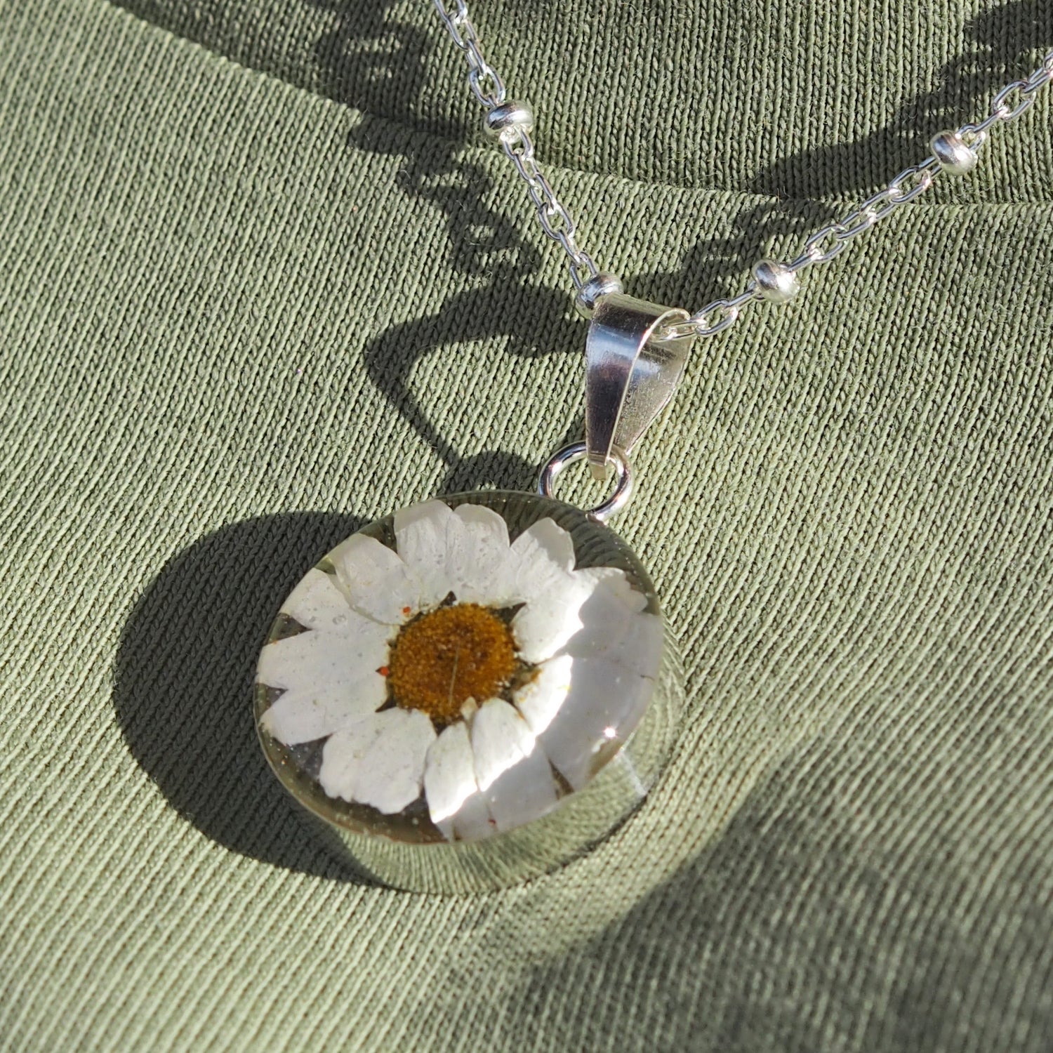 Flores Daisy Round Medium Pendant