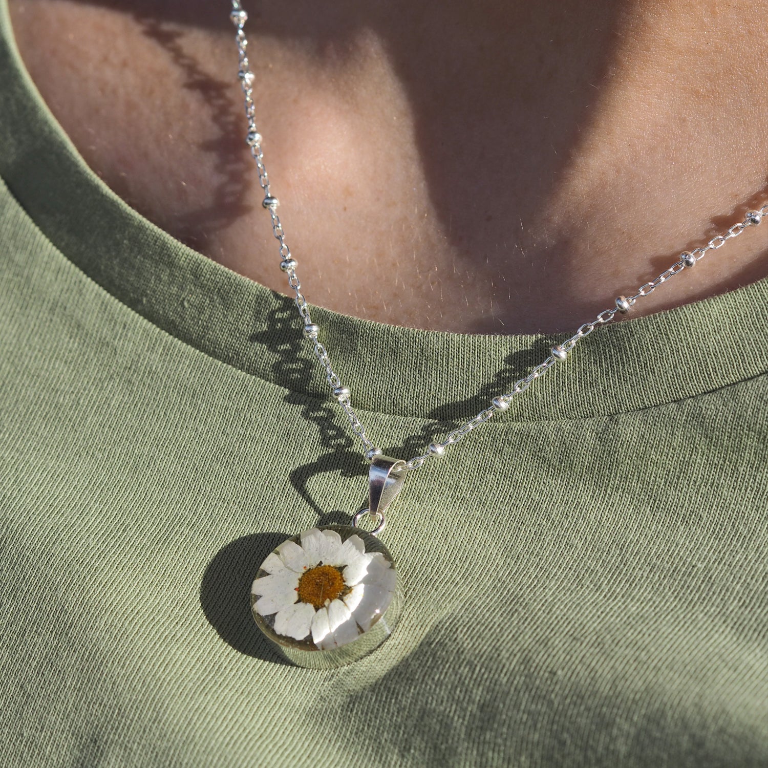 Flores Daisy Round Medium Pendant