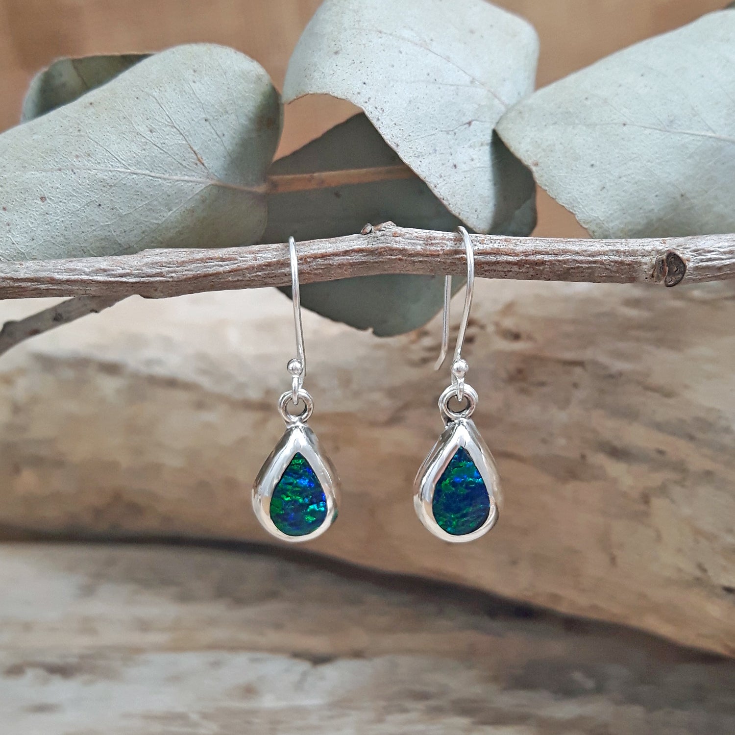 Flinder Droplet Emerald Drop Earrings