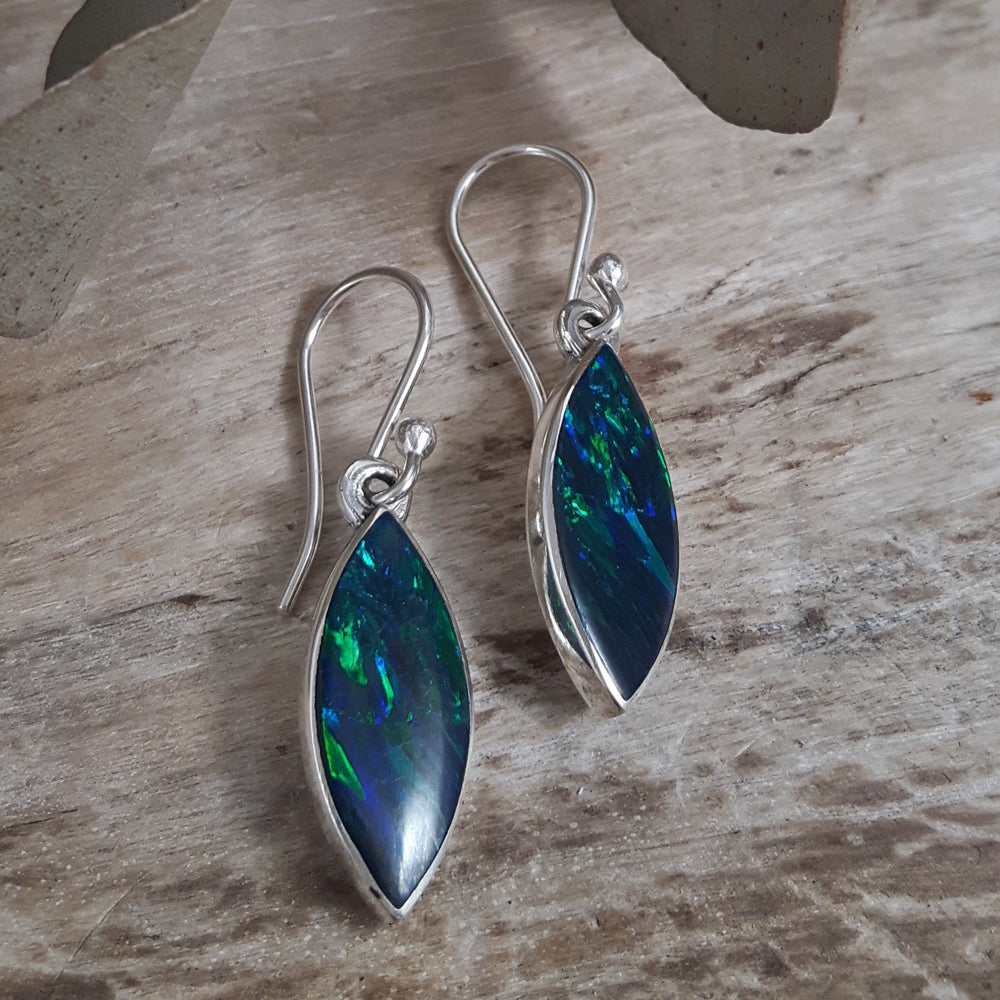 Flinder Emerald Leaf Drop Earrings