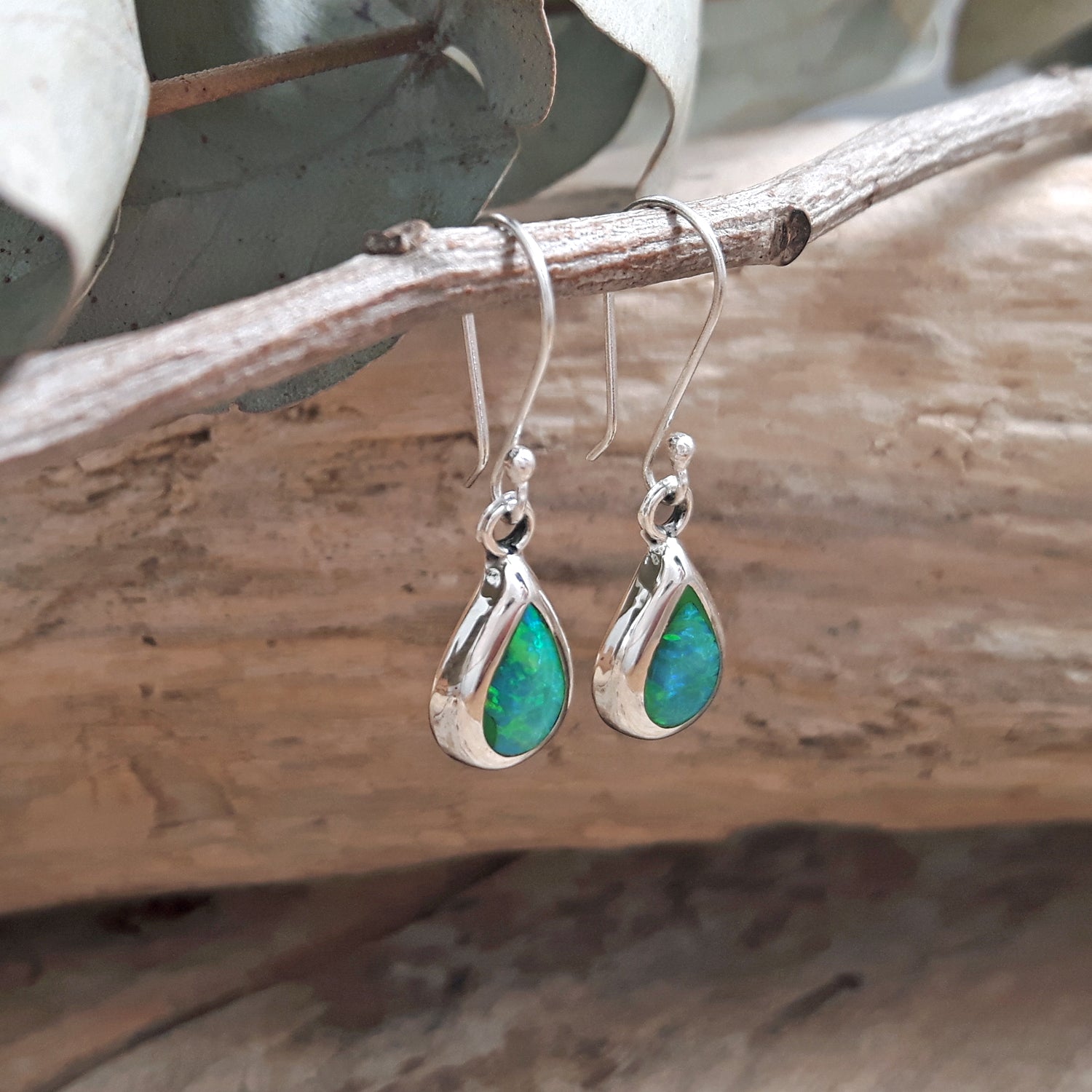 Flinder Droplet Green Drop Earrings