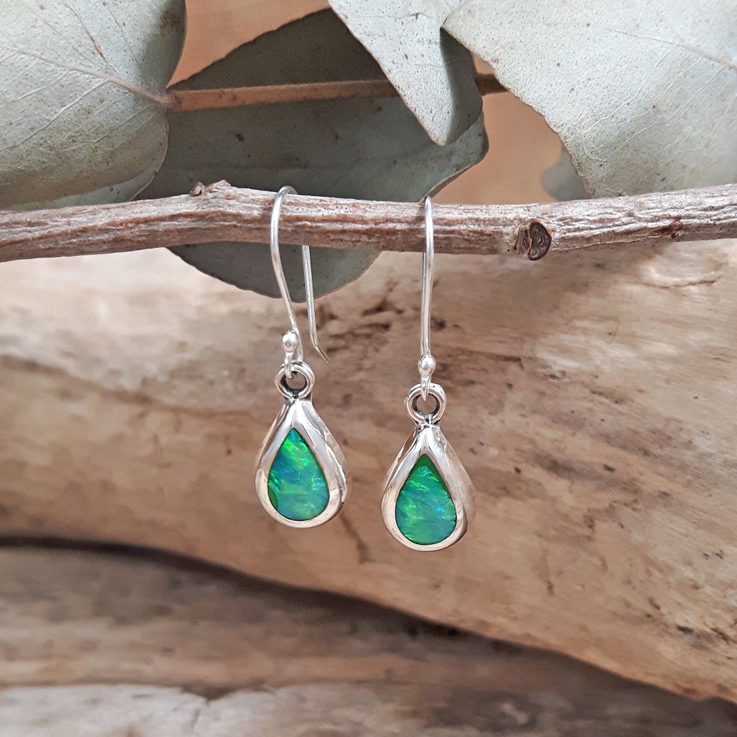 Flinder Droplet Green Drop Earrings