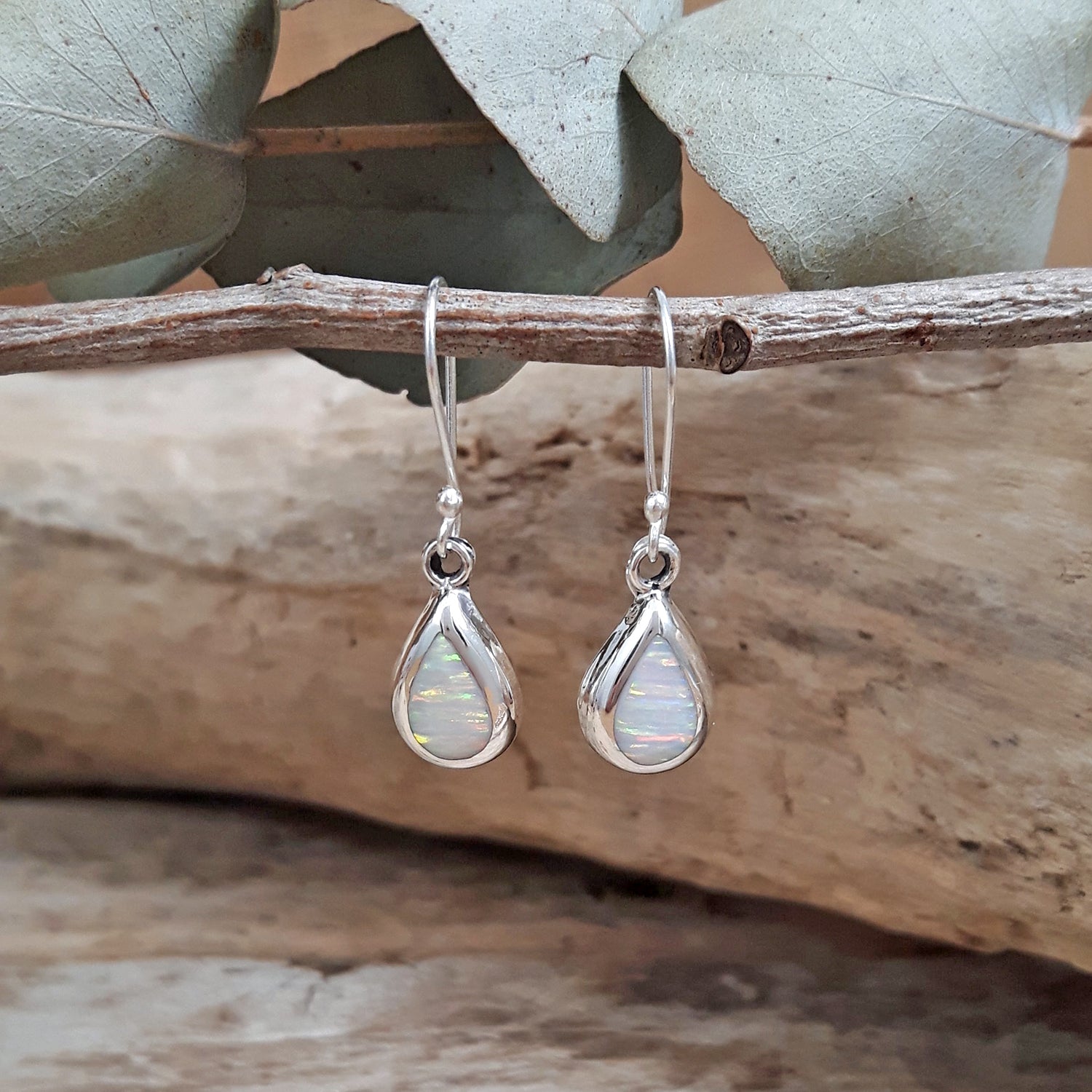 Flinder Droplet White Drop Earrings