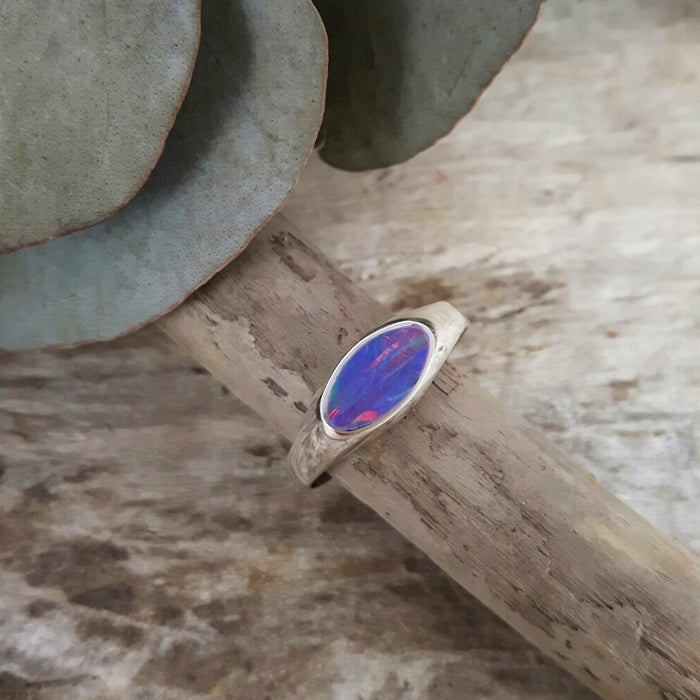 Flinder Signet Oval Lavender Ring