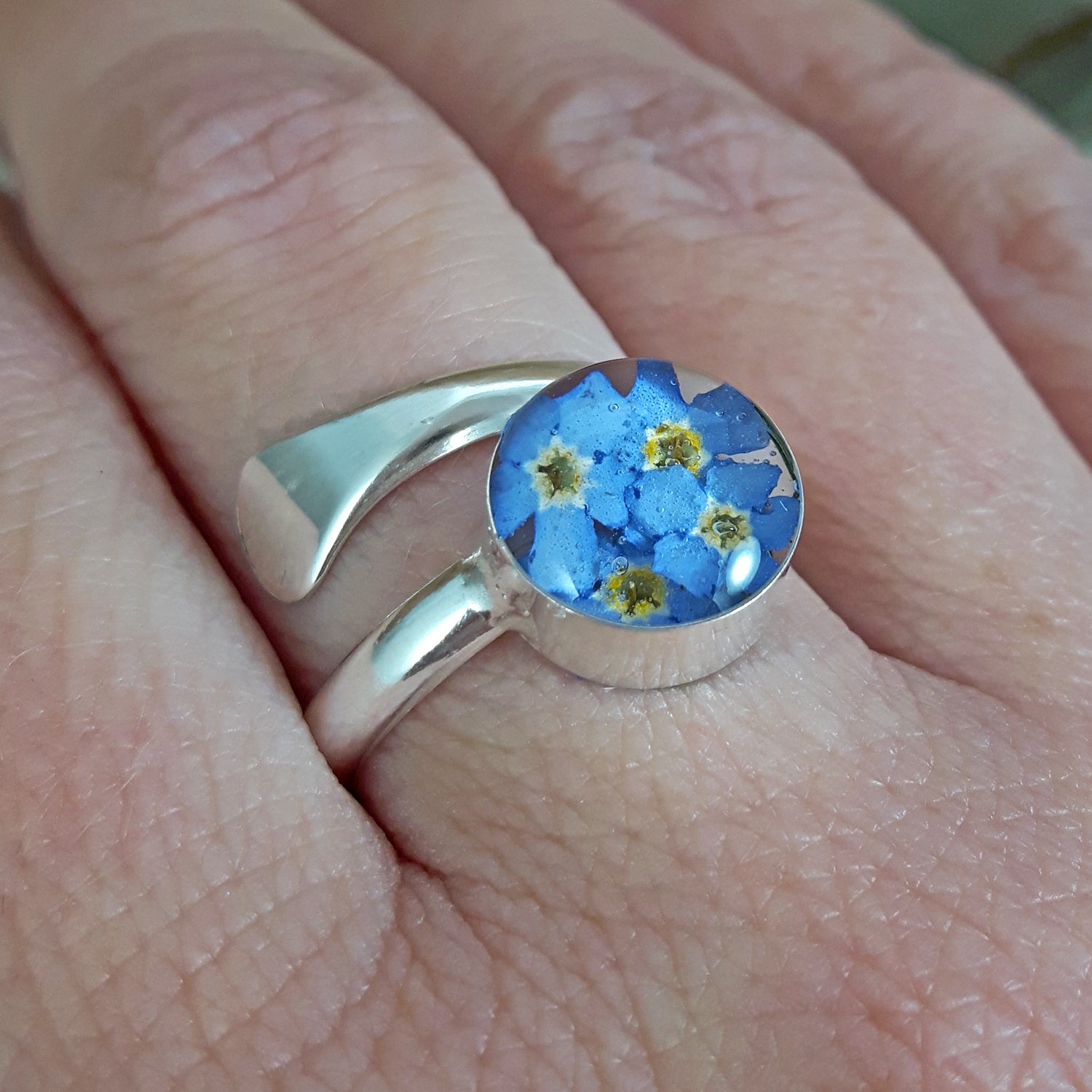 Flores Forget-Me-Not Round Adjustable Ring