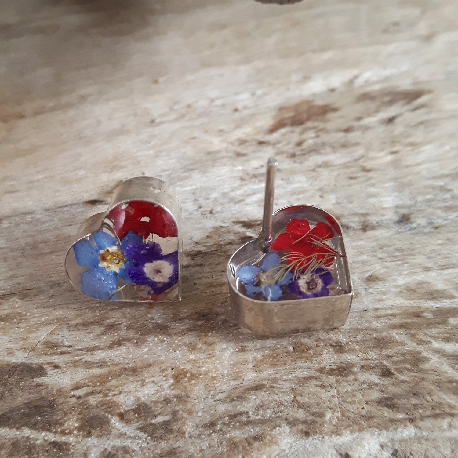 Flores Heart Stud Earrings