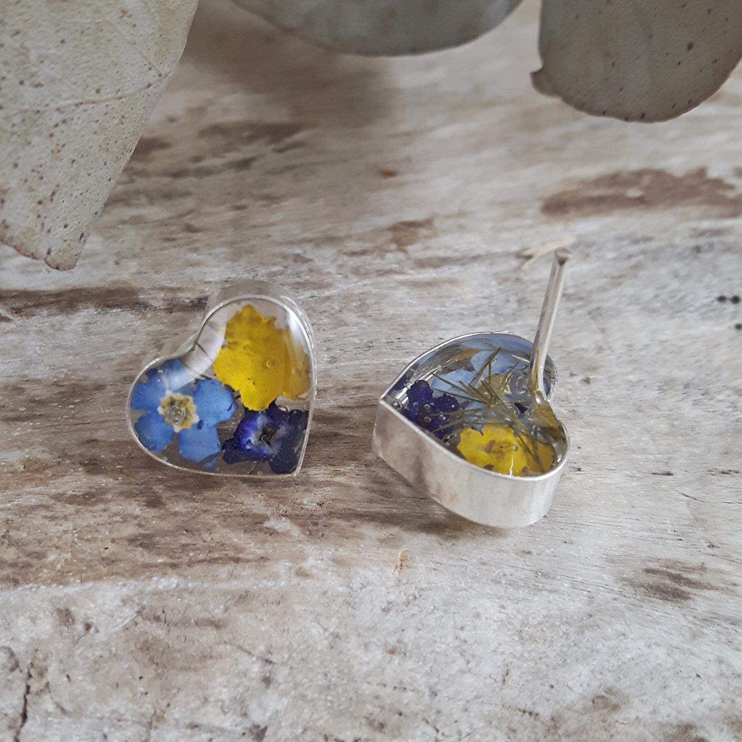 Flores Heart Stud Earrings