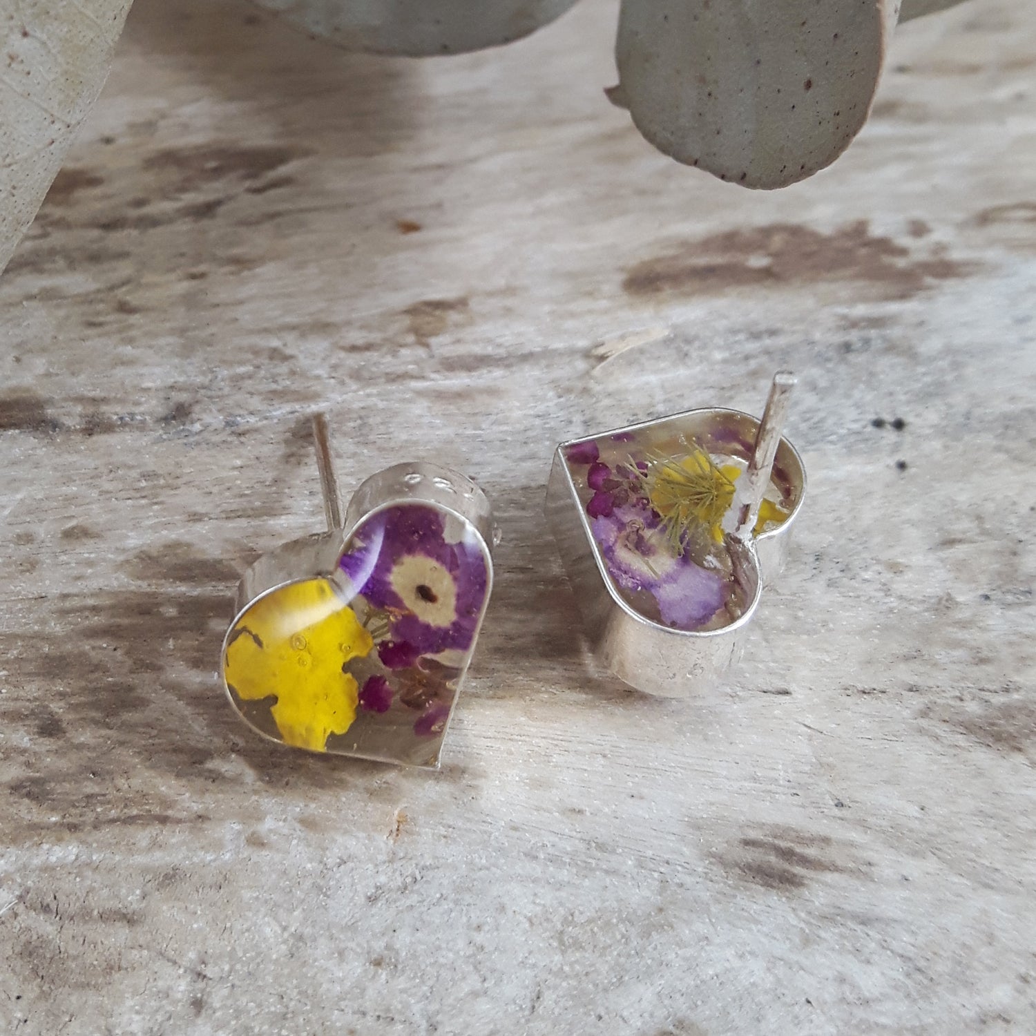 Flores Heart Stud Earrings