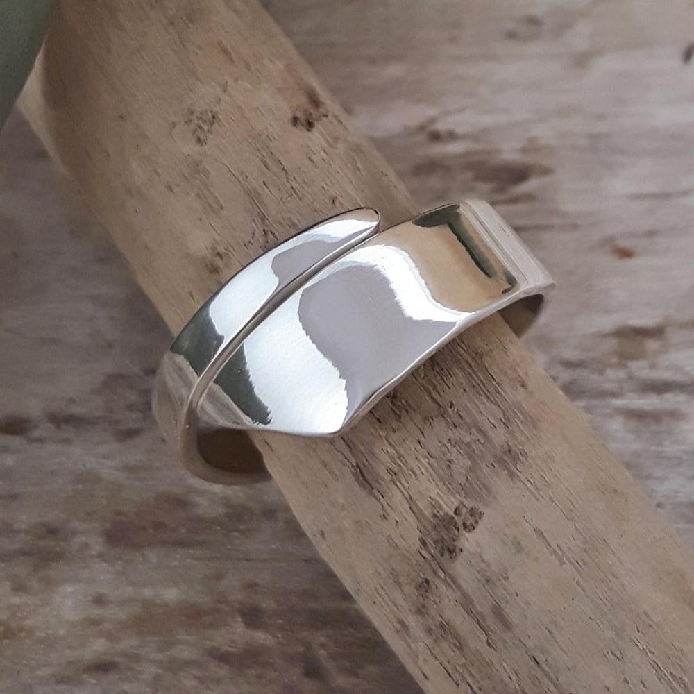Foresta Vine Fine Polished Ring