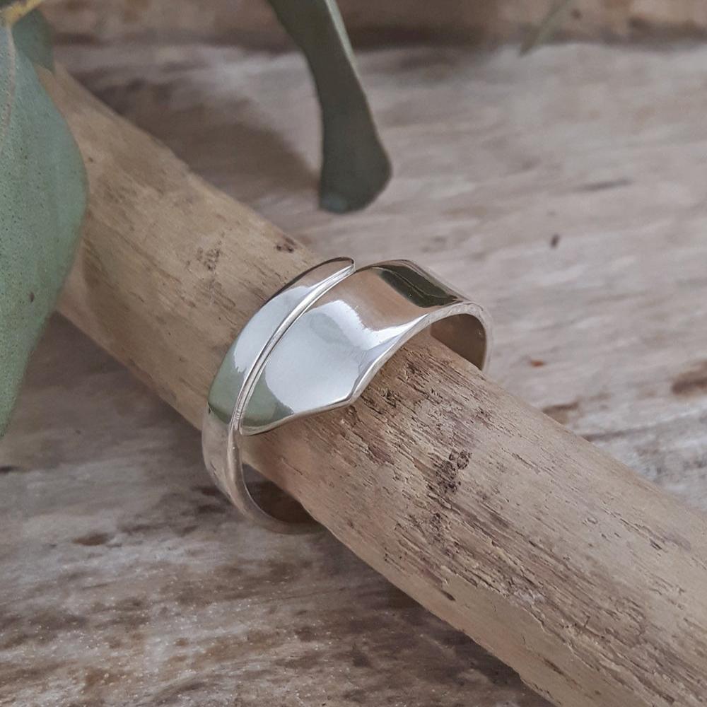 Foresta Vine Fine Polished Ring