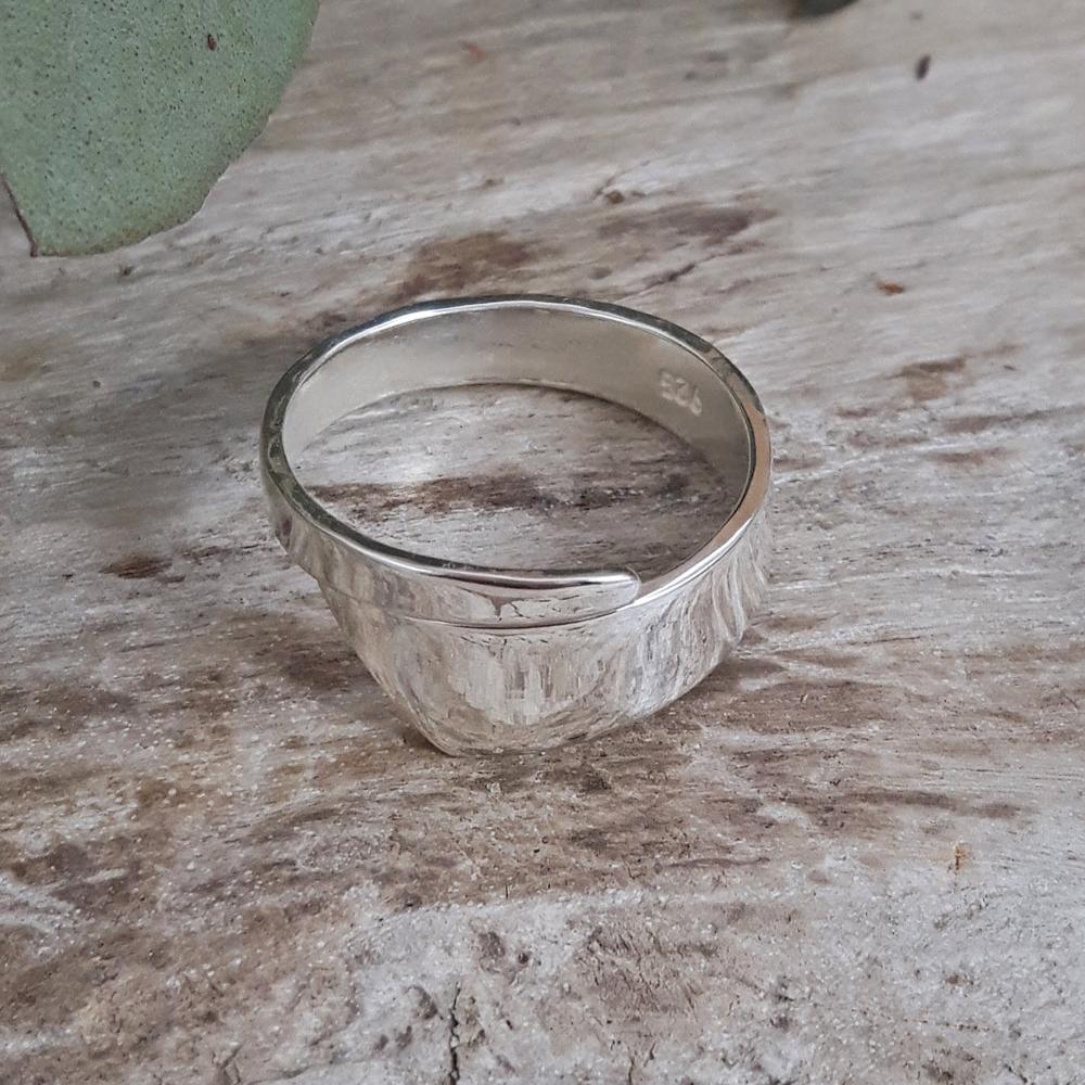 Foresta Vine Fine Polished Ring