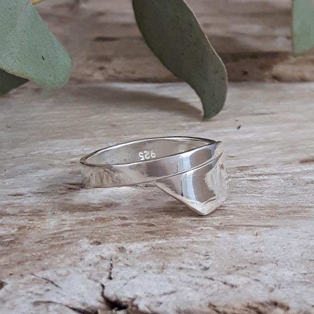 Foresta Vine Fine Polished Ring