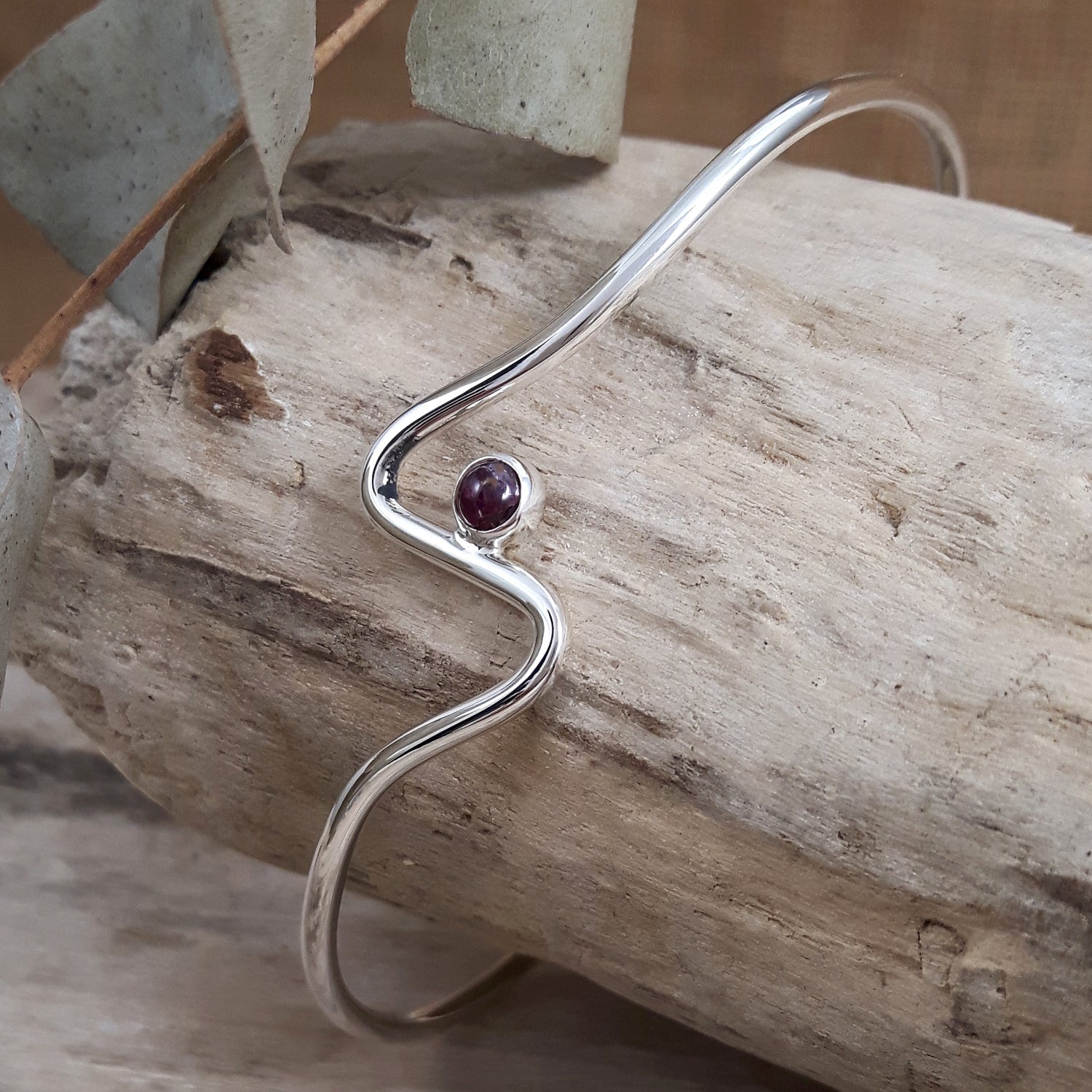 Linea Garnet Birthstone Cuff