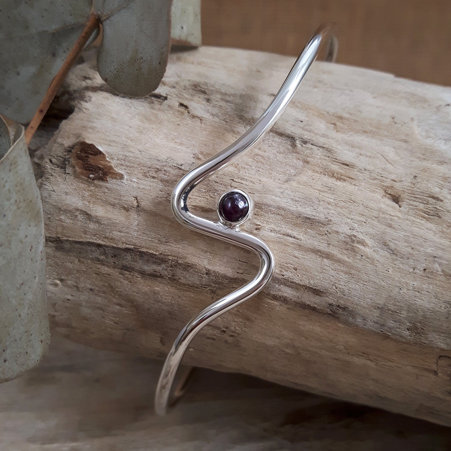 Linea Garnet Birthstone Cuff