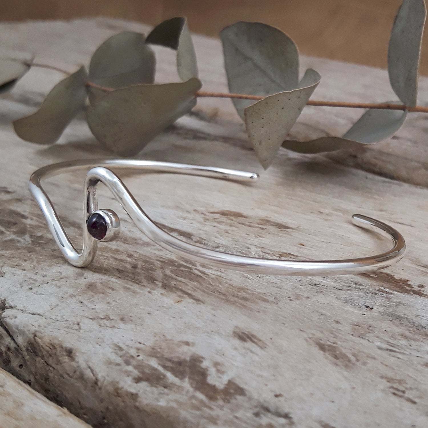 Linea Garnet Birthstone Cuff