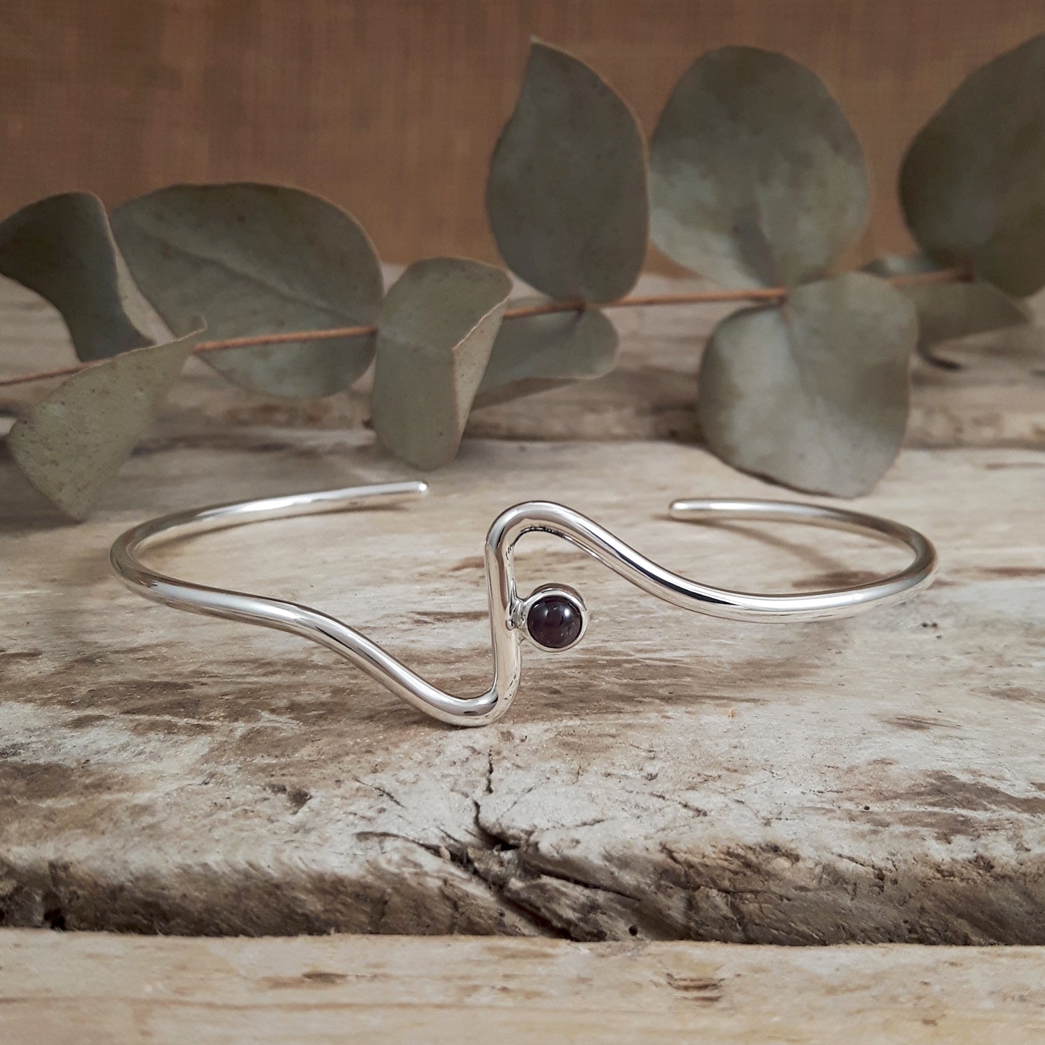 Linea Garnet Birthstone Cuff
