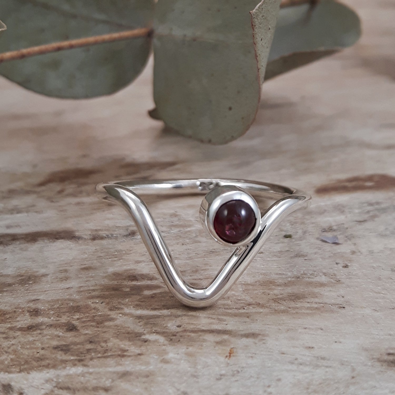 Linea Garnet Ring
