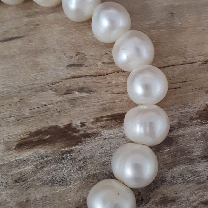 Mary Large White Pearl Bracelet