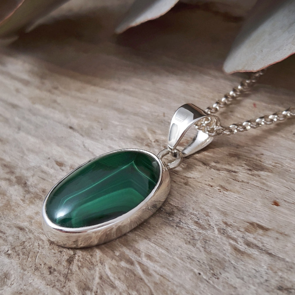Monet Malachite M Pendant Oval-A