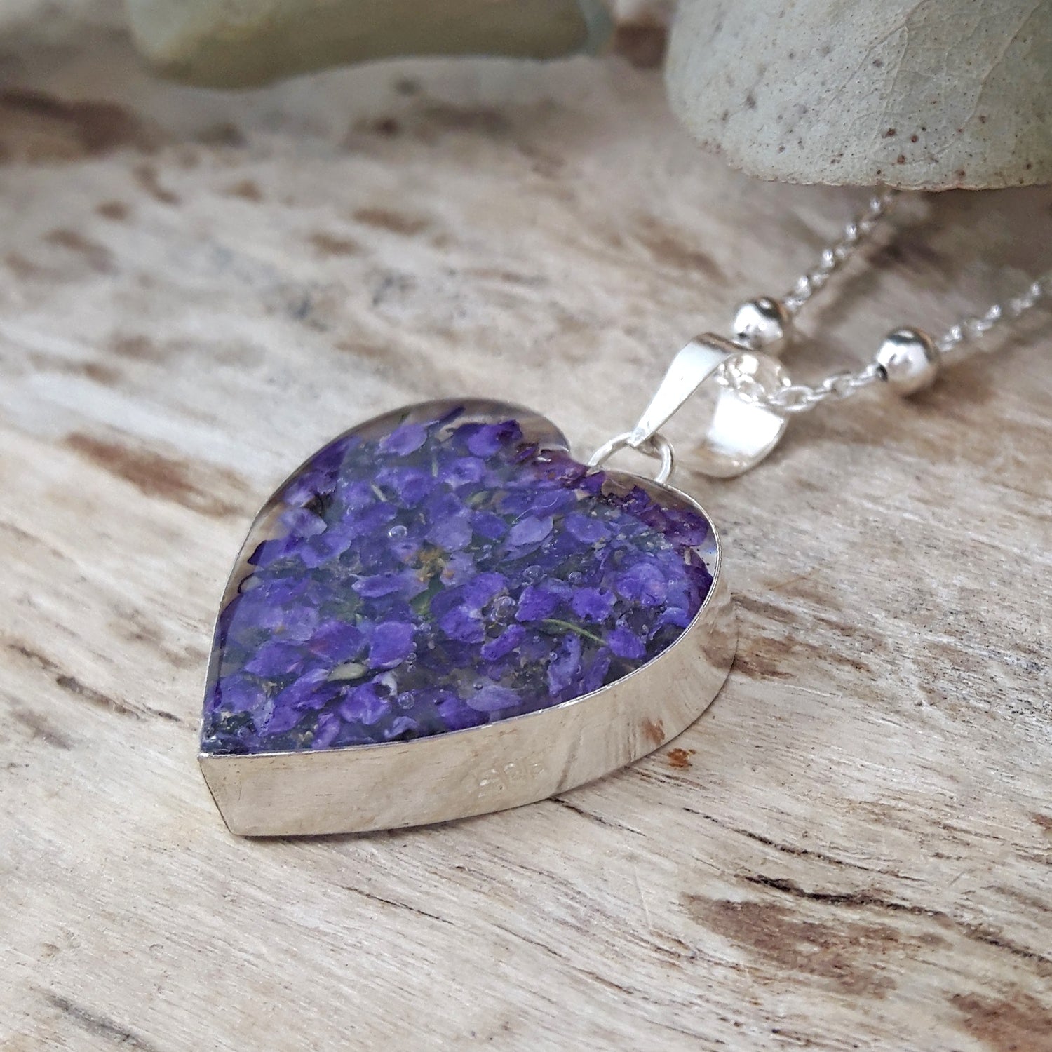 Flores Heather Heart Medium Pendant