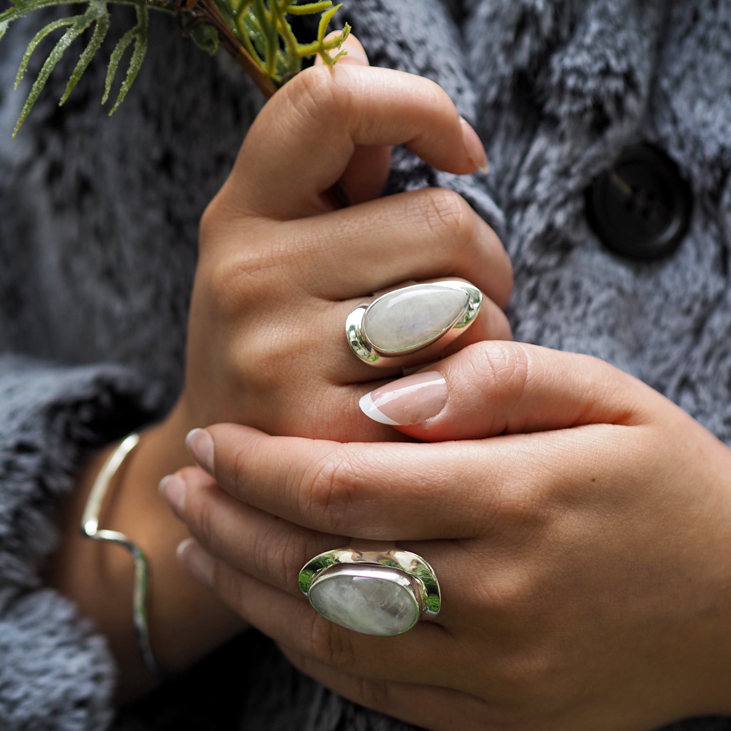 Monet Moonstone Teardrop Med Adjustable Ring A