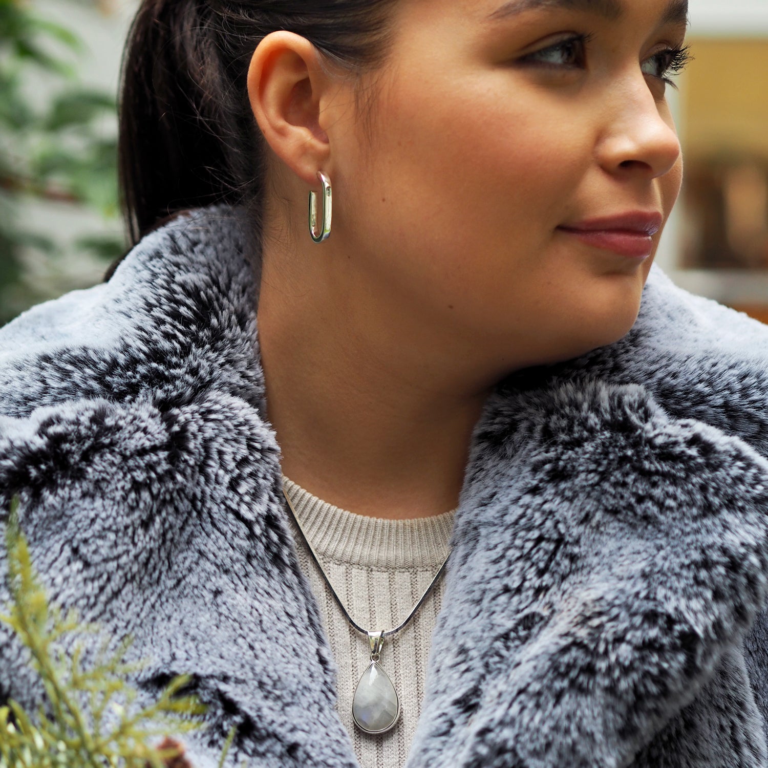 Monet Moonstone Med Pendant Teardrop A