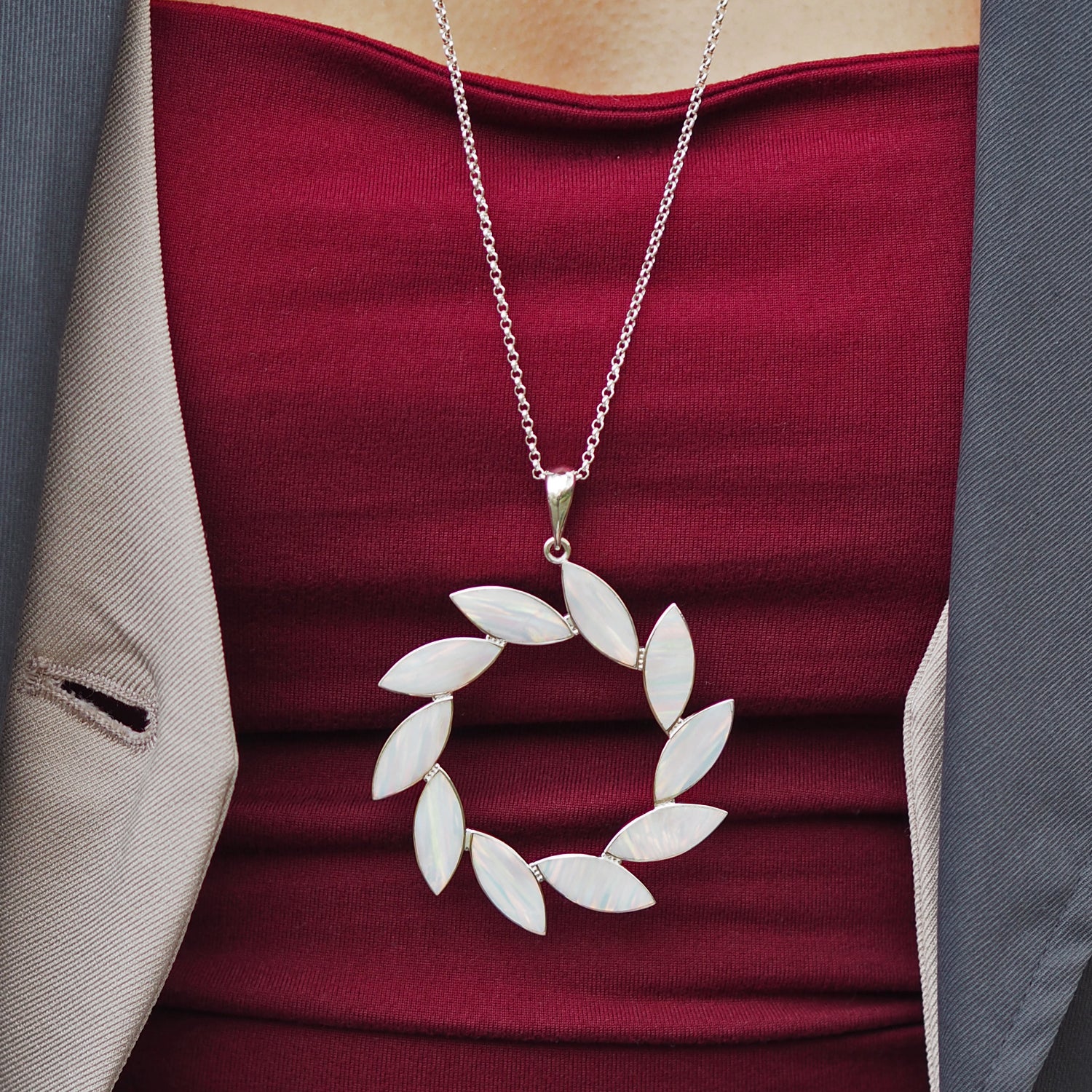 Flinder Larisa White Pendant