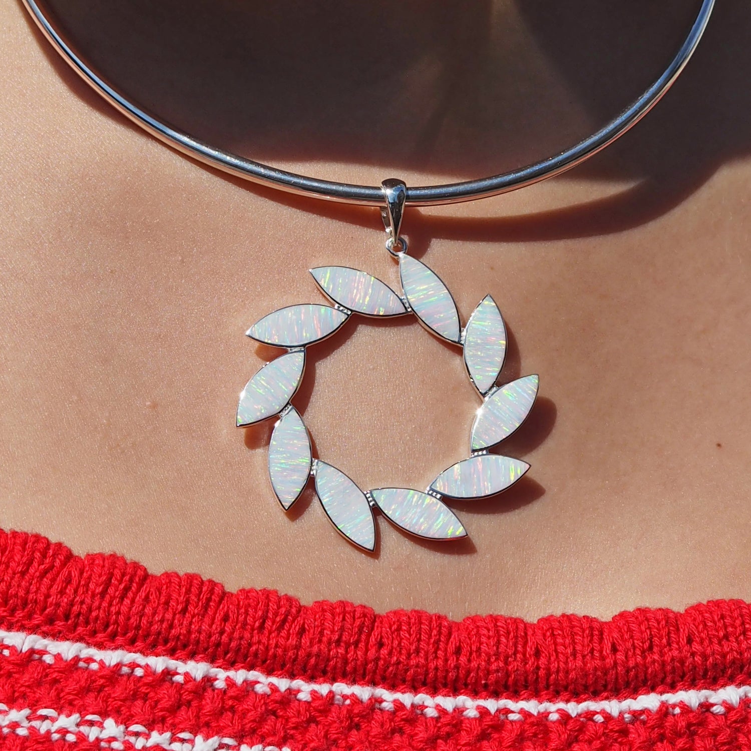 Flinder Larisa White Pendant