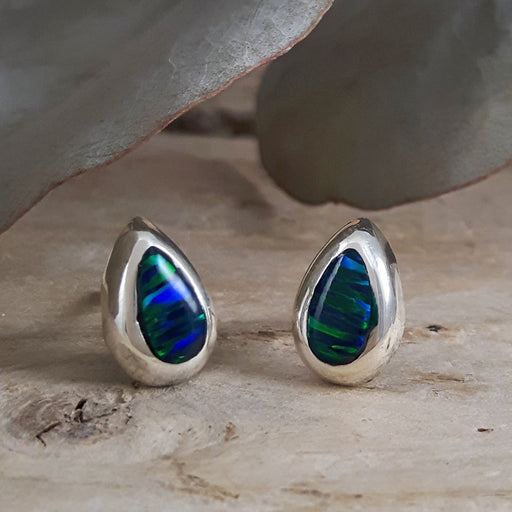 Flinder Droplet Emerald Stud Earrings
